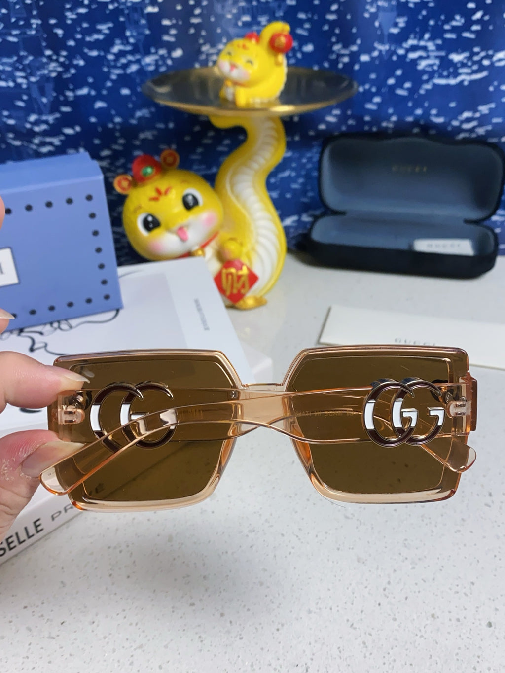 Gucci Polarized Fashion Brown Lens Sunglasses for Women - detail image 5