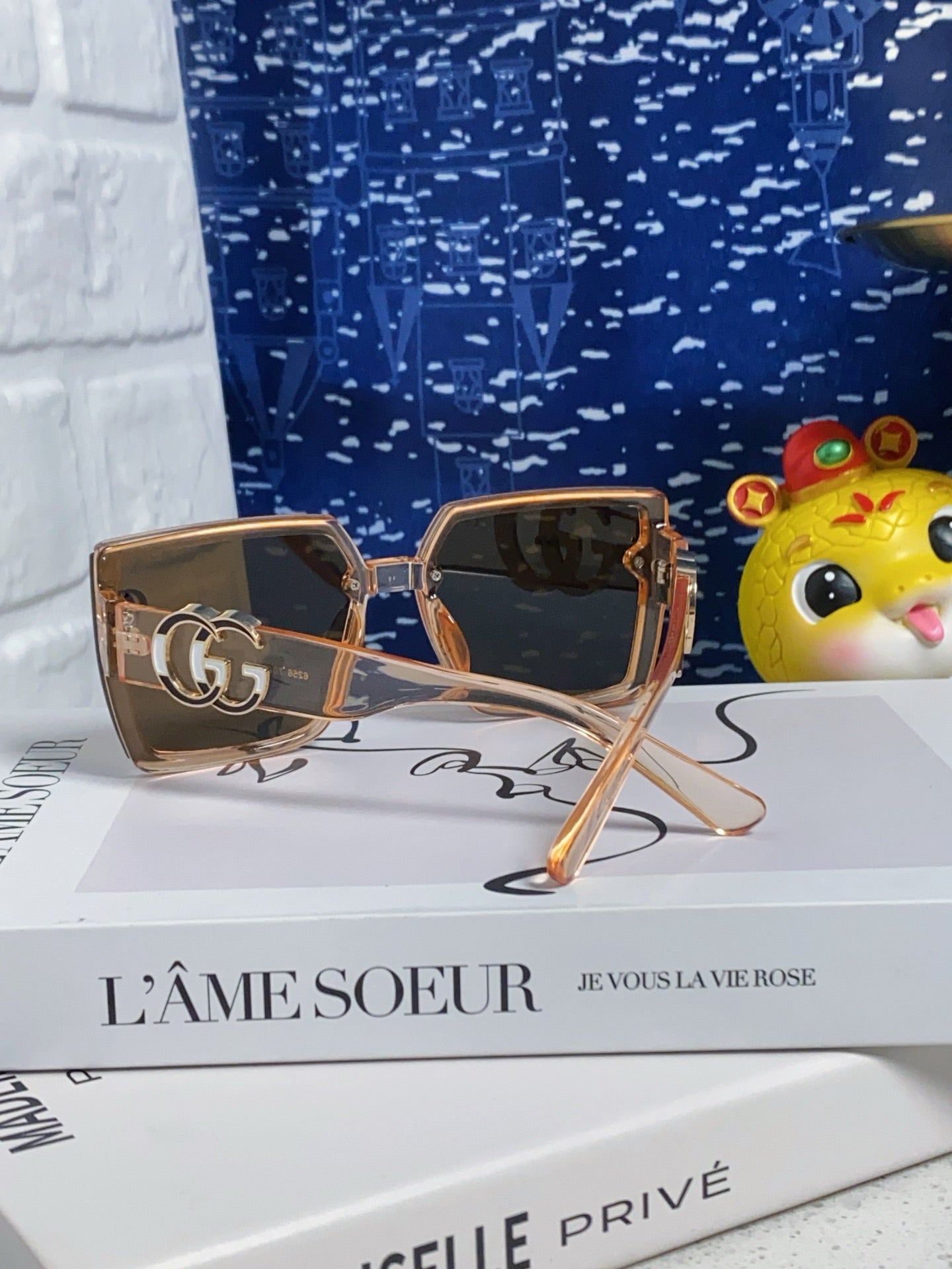 Gucci Polarized Fashion Brown Lens Sunglasses for Women - detail image 3