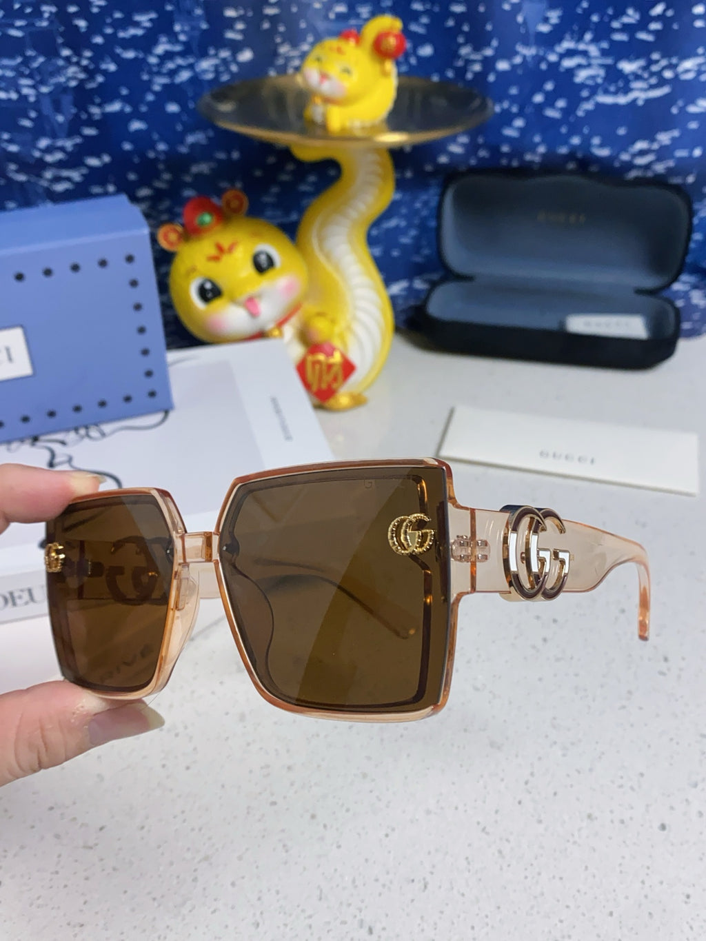 Gucci Polarized Fashion Brown Lens Sunglasses for Women - detail image 6