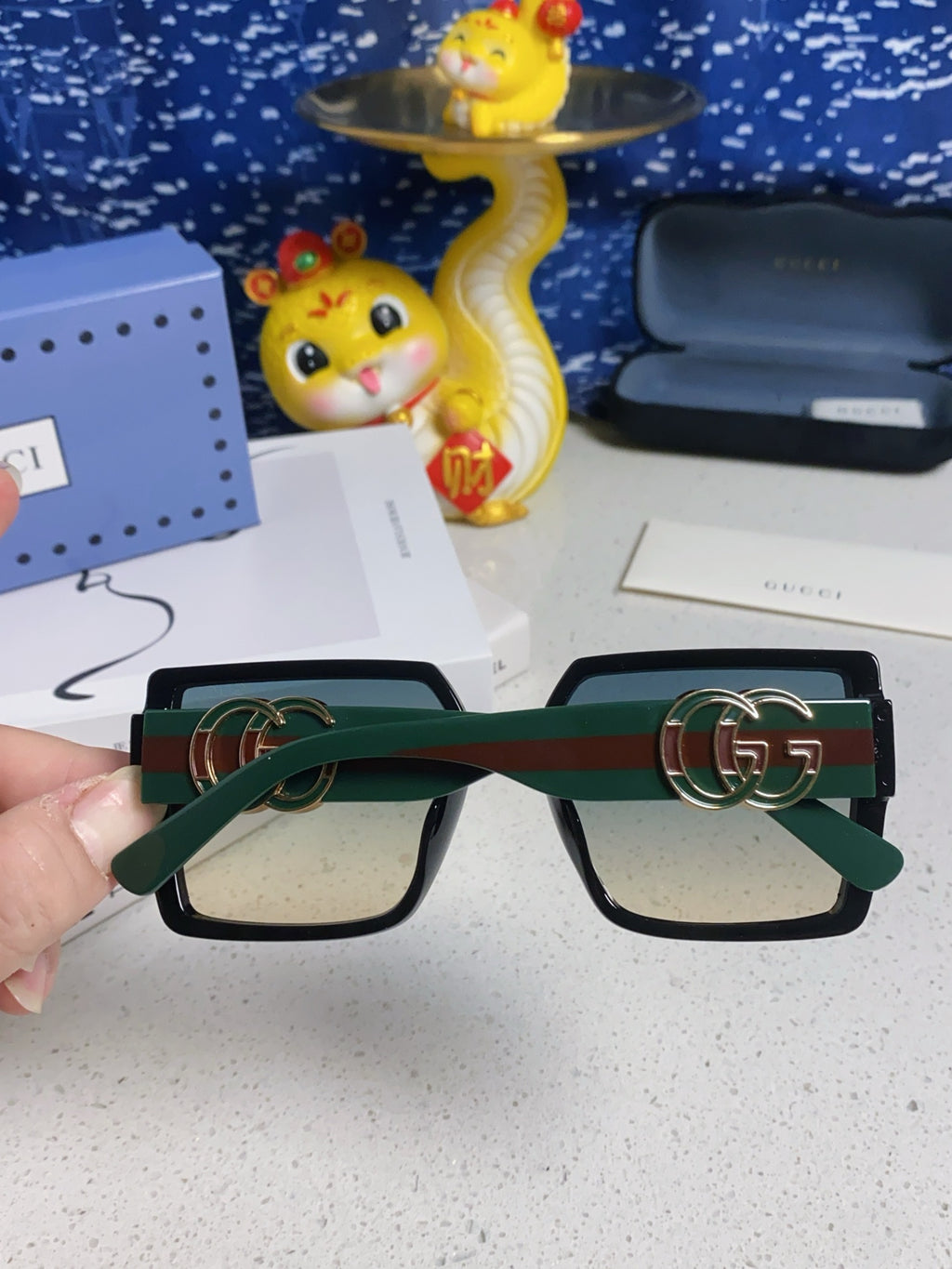 Gucci Polarized Fashion Blue Lens Sunglasses for Women - 486442 - detail image 5
