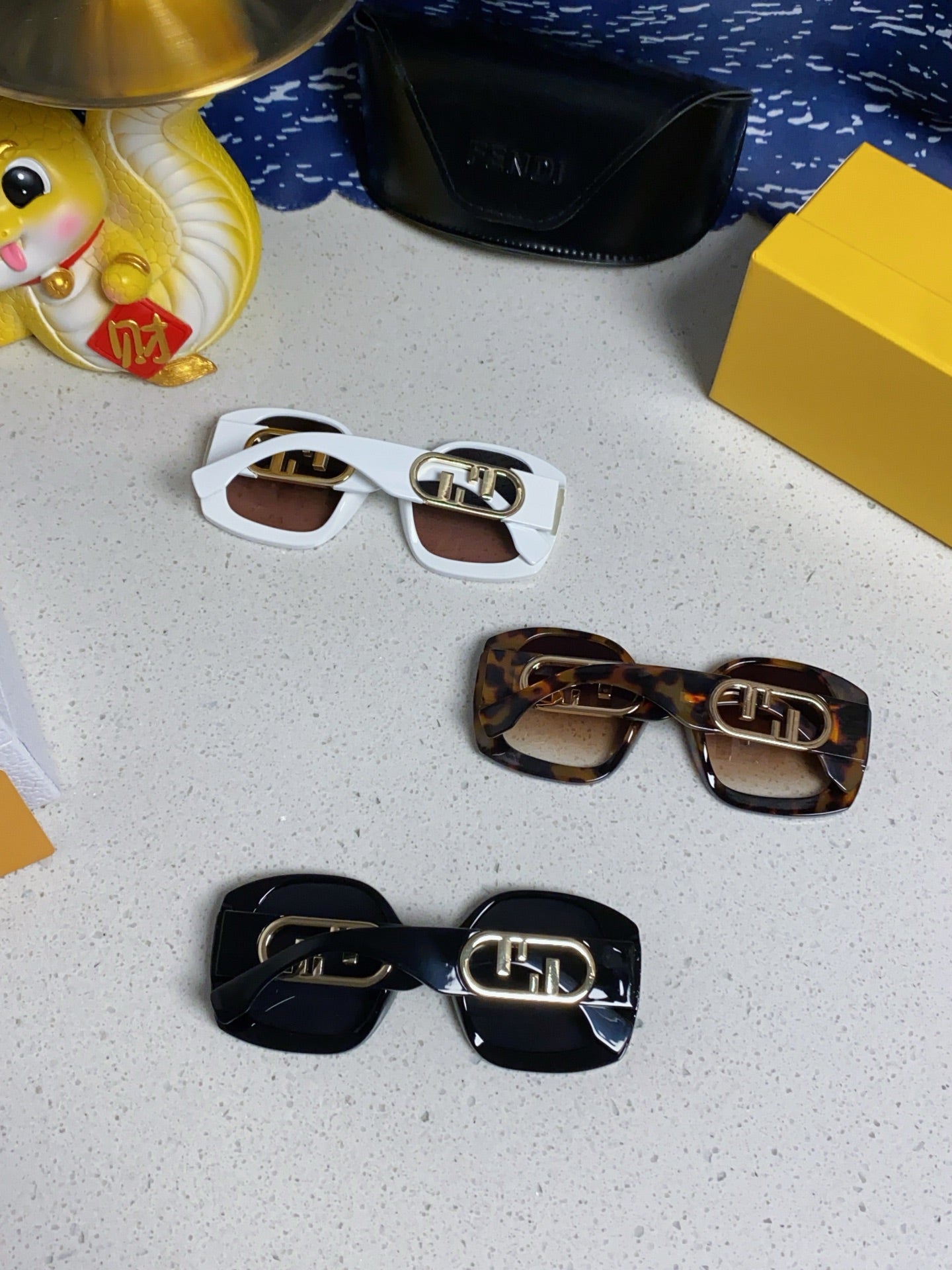 Fendi Metal Fashion Pink Lens Sunglasses for Men & Women - detail image 10