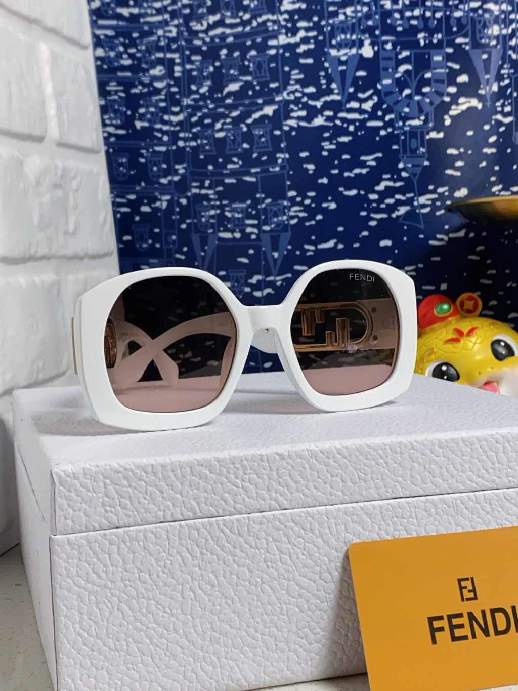 Fendi Metal Fashion Silver Lens Sunglasses for Men & Women - 372461 - detail image 2