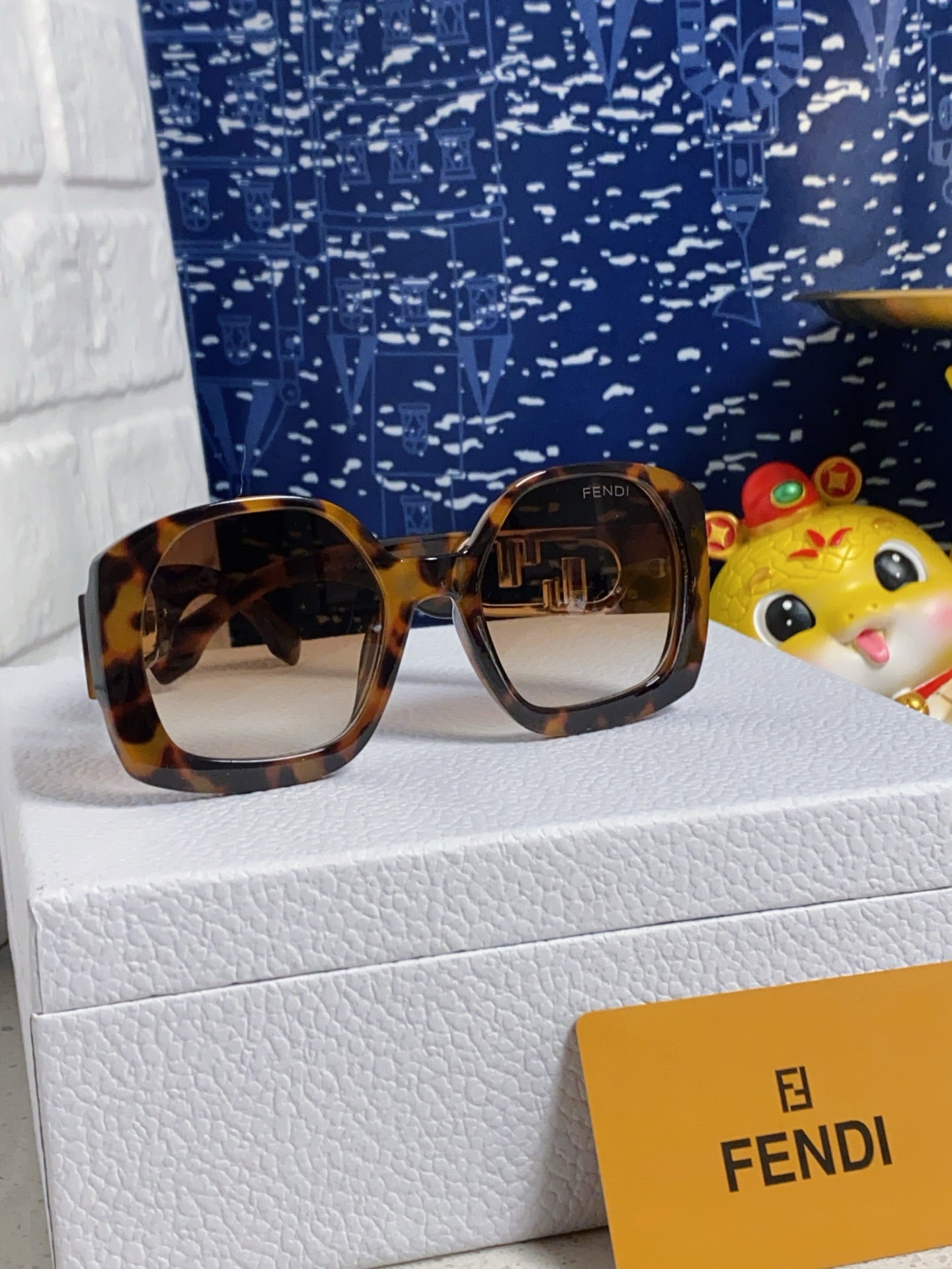 Fendi Metal Fashion Brown Lens Sunglasses for Men & Women - 372462 - detail image 2