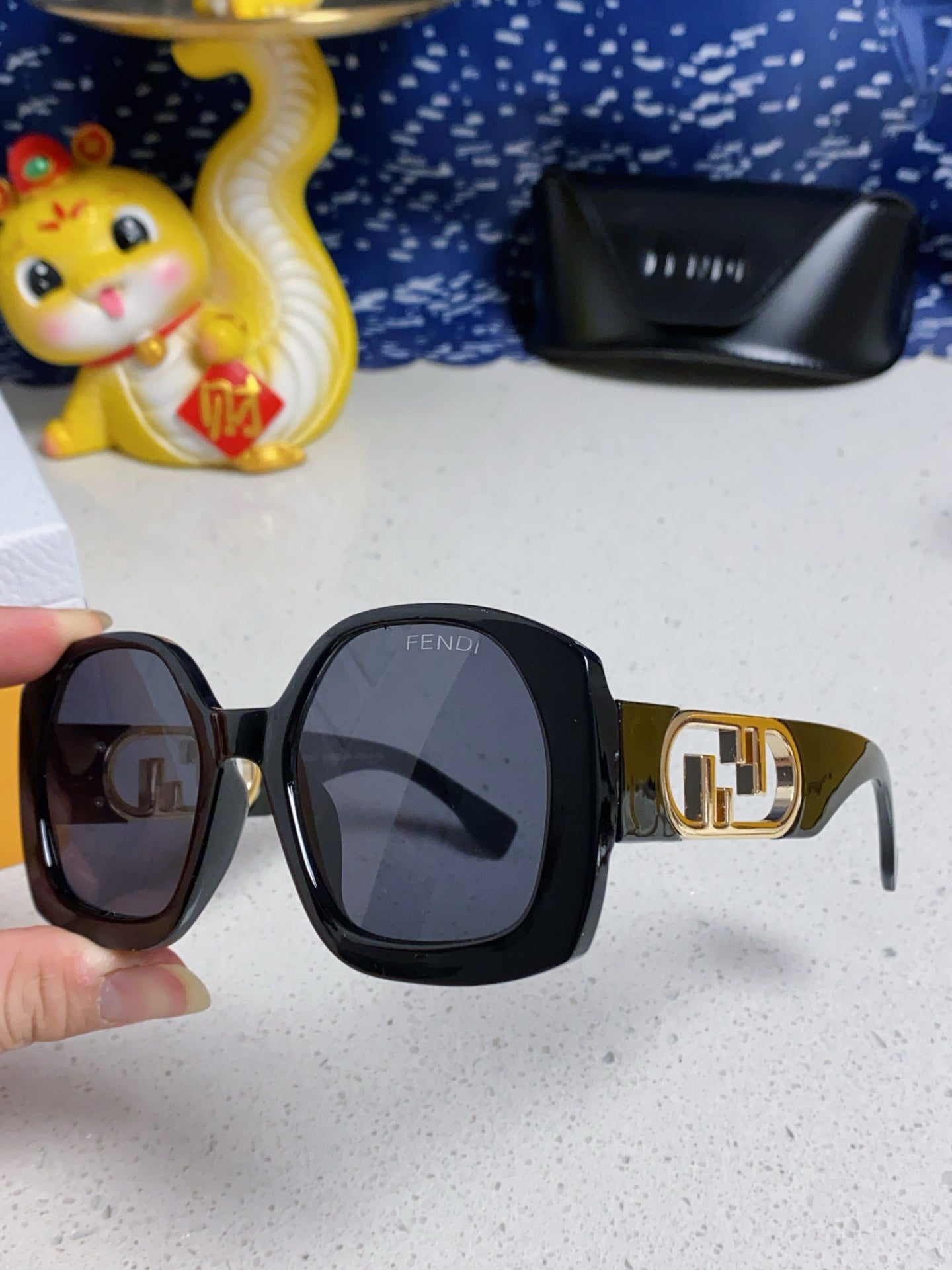 Fendi Metal Fashion Pink Lens Sunglasses for Men & Women - detail image 6