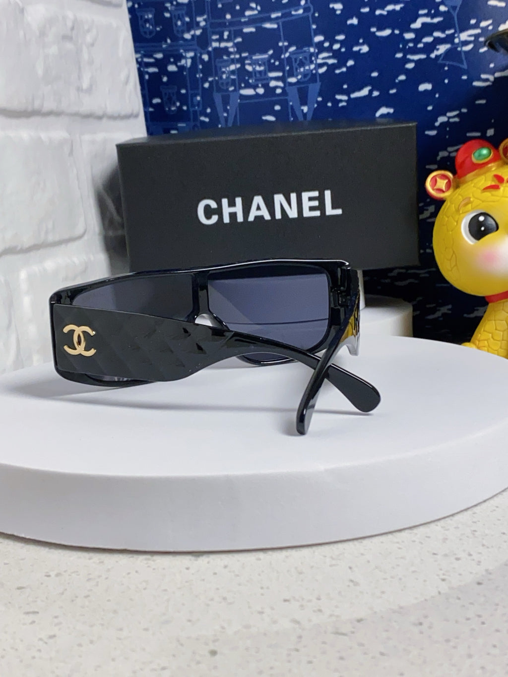 Chanel Fashion Black Lens Sunglasses for Men & Women - 486649 - detail image 4