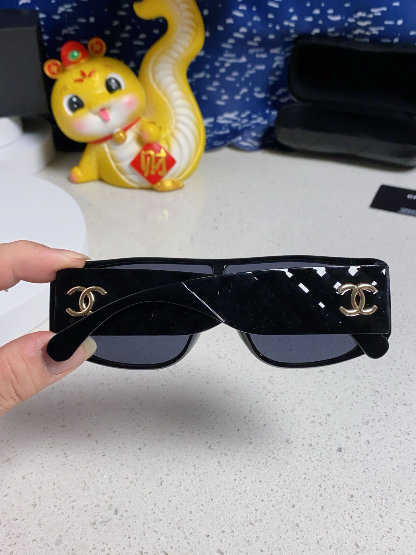 Chanel Fashion Black Lens Sunglasses for Men & Women - 486649 - detail image 6