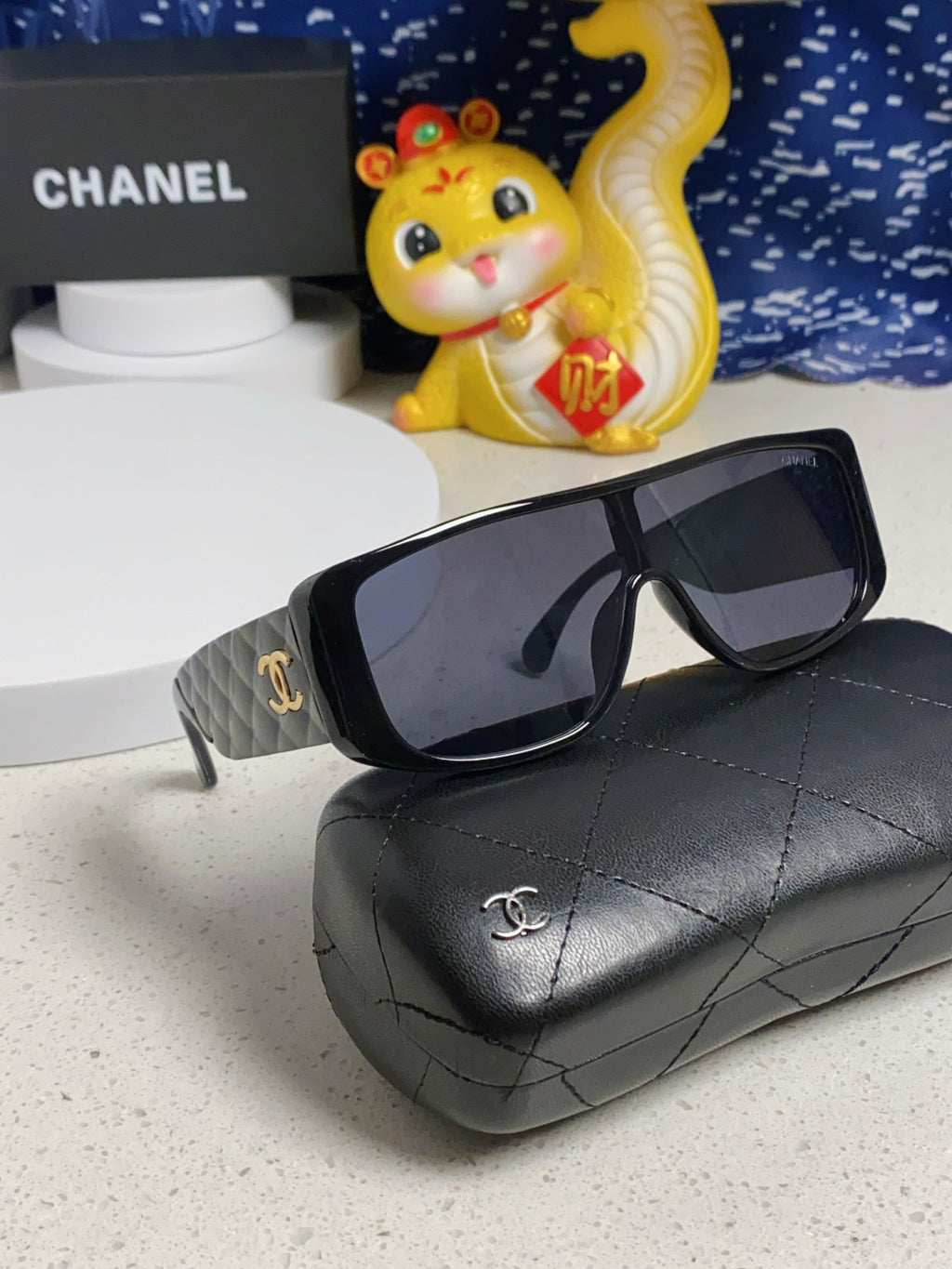 Chanel Fashion Black Lens Sunglasses for Men & Women - 486649 - detail image 10