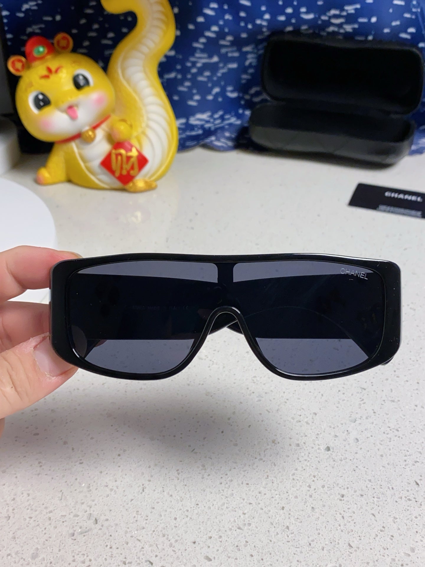 Chanel Fashion Black Lens Sunglasses for Men & Women - 486649 - detail image 5