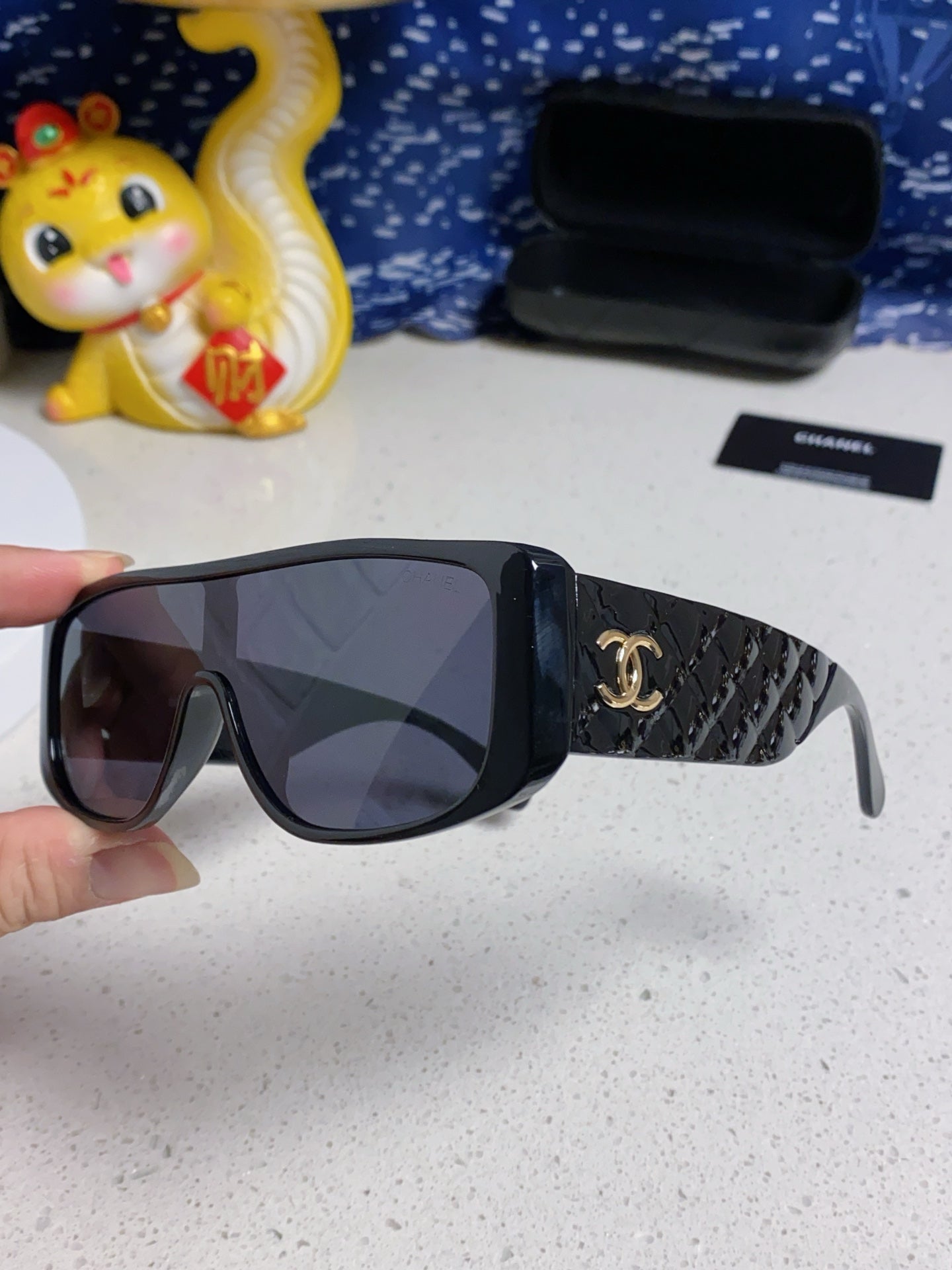 Chanel Fashion Black Lens Sunglasses for Men & Women - 486649 - detail image 7