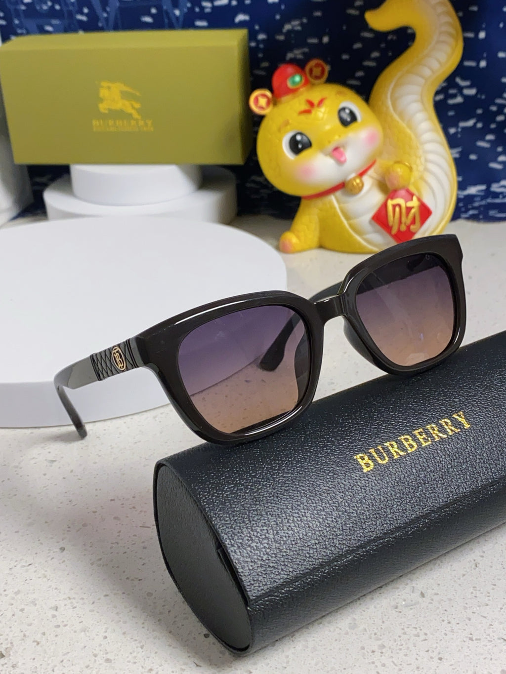Burberry Polarized Fashion Silver Lens Sunglasses for Men & Women - 399109 - detail image 9