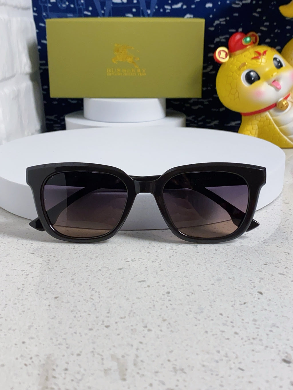 Burberry Polarized Fashion Silver Lens Sunglasses for Men & Women - 399109 - detail image 8