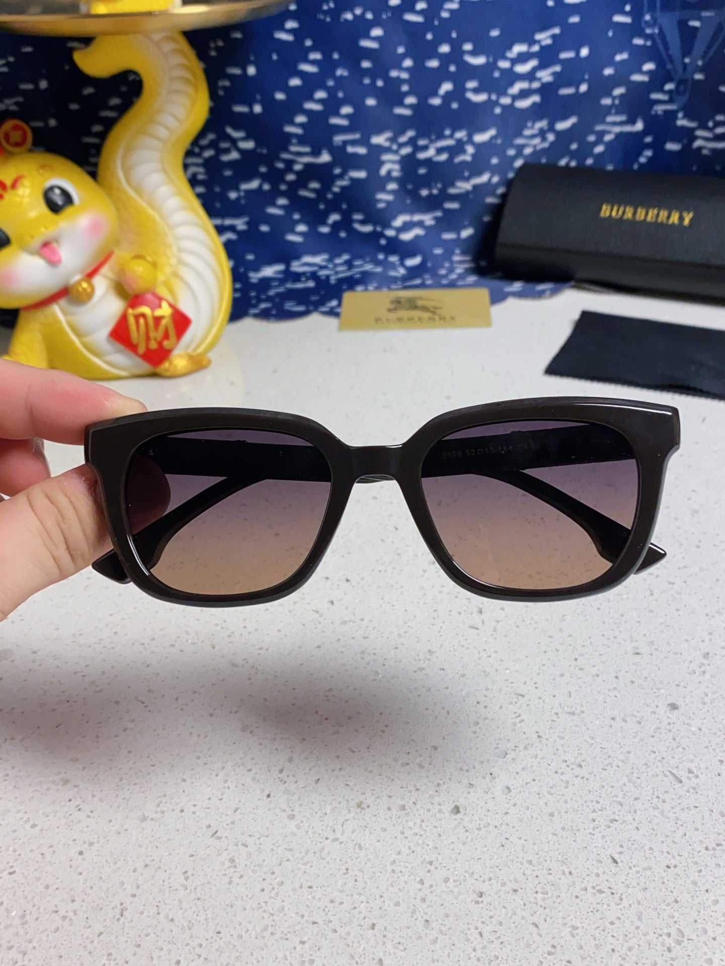 Burberry Polarized Fashion Silver Lens Sunglasses for Men & Women - 399109 - detail image 4