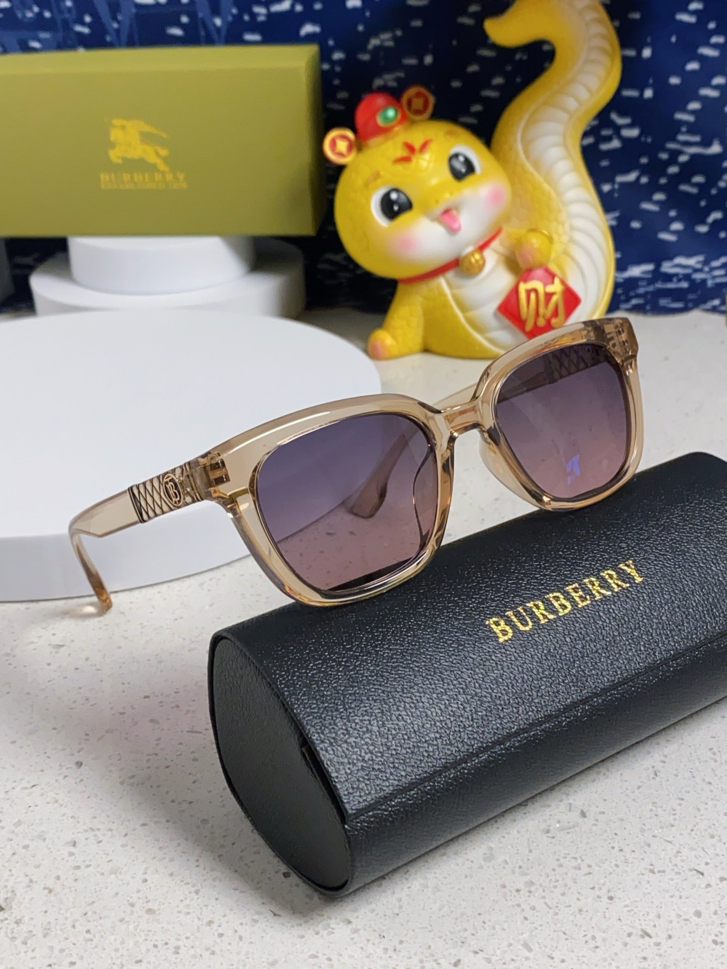 Burberry Polarized Fashion Silver Lens Sunglasses for Men & Women - 399110 - detail image 9
