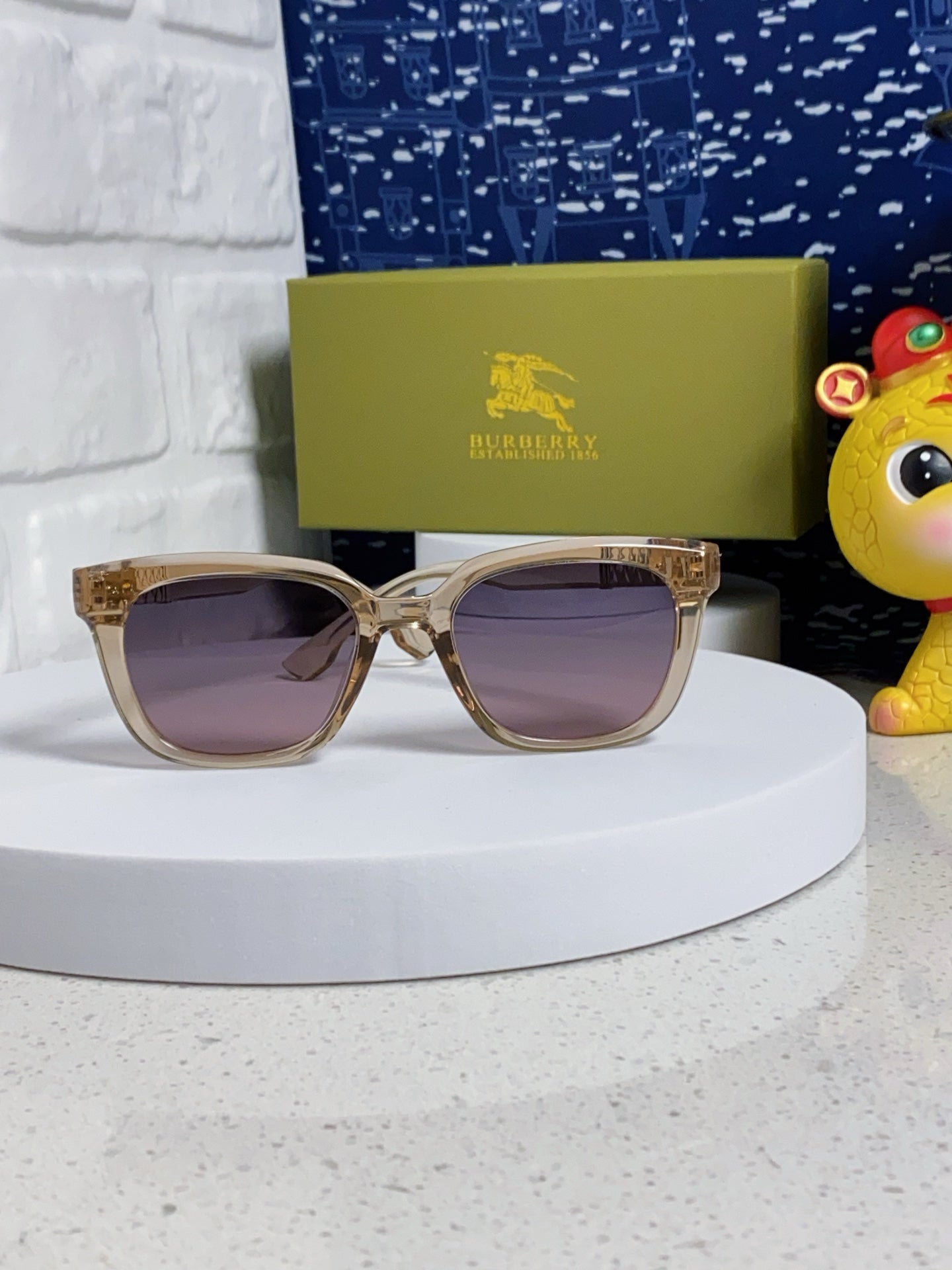 Burberry Polarized Fashion Silver Lens Sunglasses for Men & Women - 399110 - detail image 2