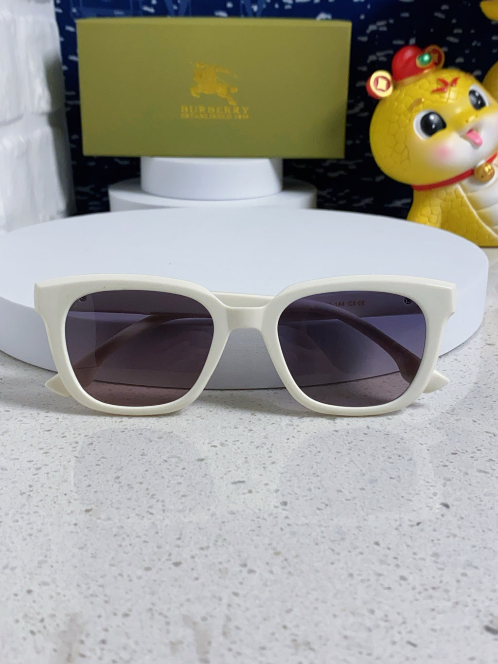 Burberry Polarized Fashion Silver Lens Sunglasses for Men & Women - 399111 - detail image 8