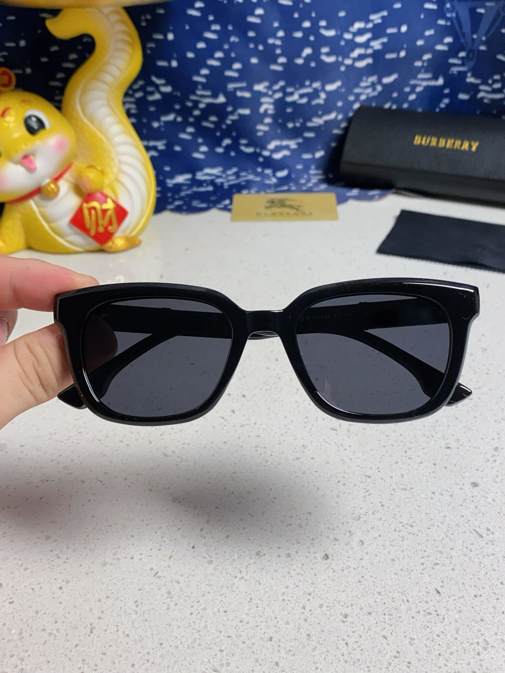 Burberry Polarized Fashion Silver Lens Sunglasses for Men & Women - detail image 4