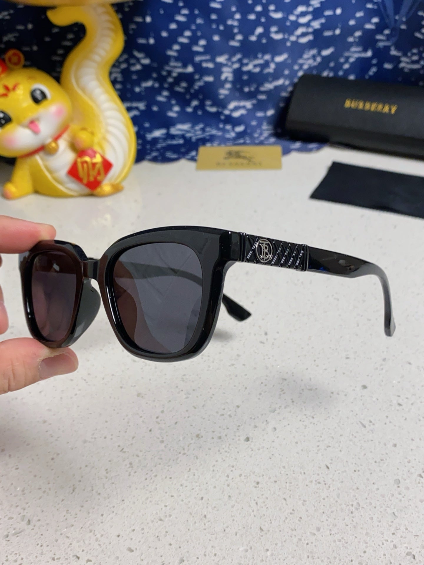 Burberry Polarized Fashion Silver Lens Sunglasses for Men & Women - detail image 6