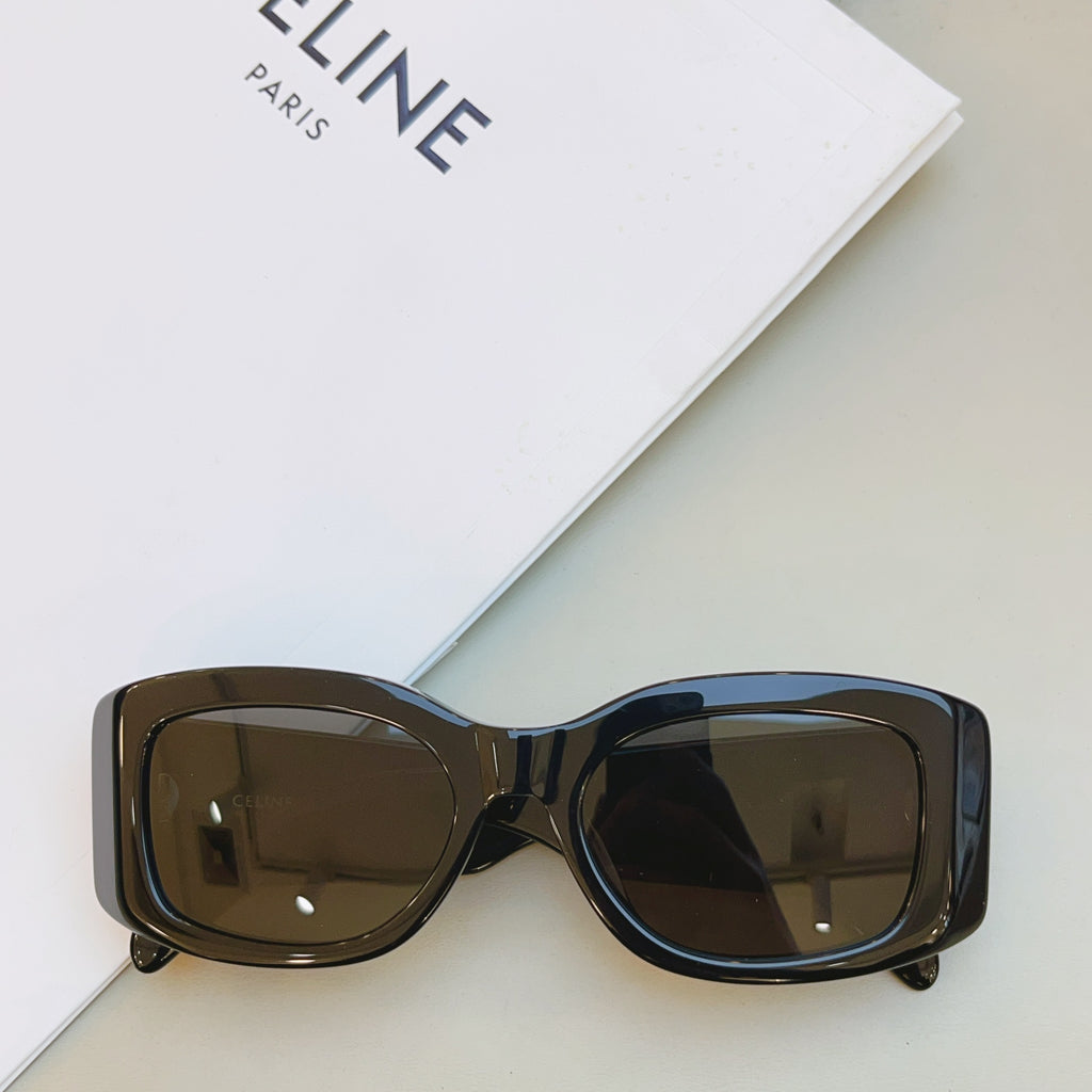 Celine CL40282U Fashion Gray Lens Sunglasses for Men & Women - 449255 - detail image 2