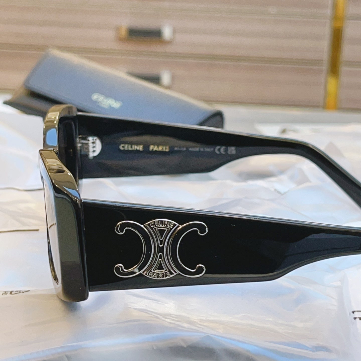 Celine CL40282U Fashion Gray Lens Sunglasses for Men & Women - 449255 - detail image 7