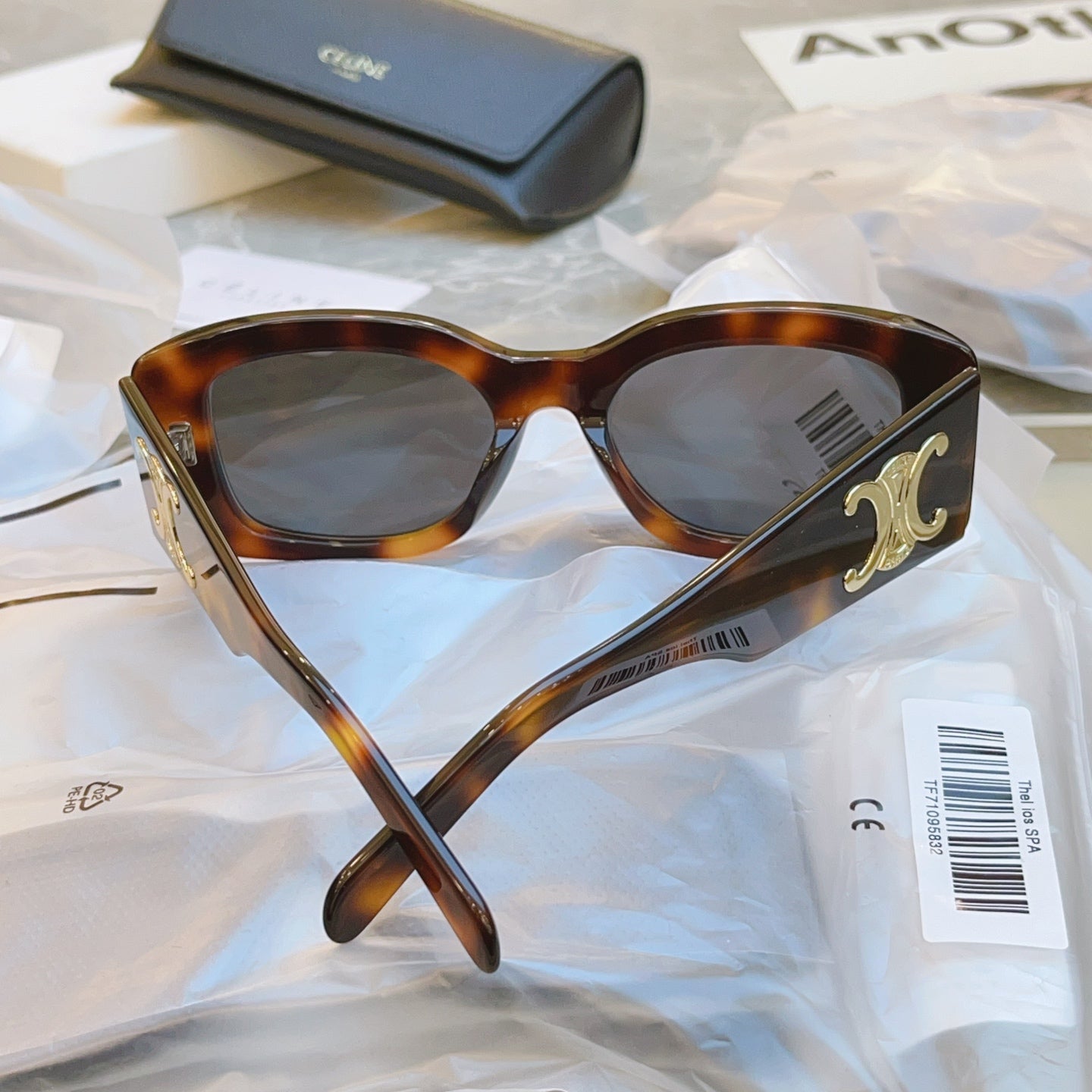Celine CL40282U Fashion Brown Lens Sunglasses for Men & Women - 449256 - detail image 5