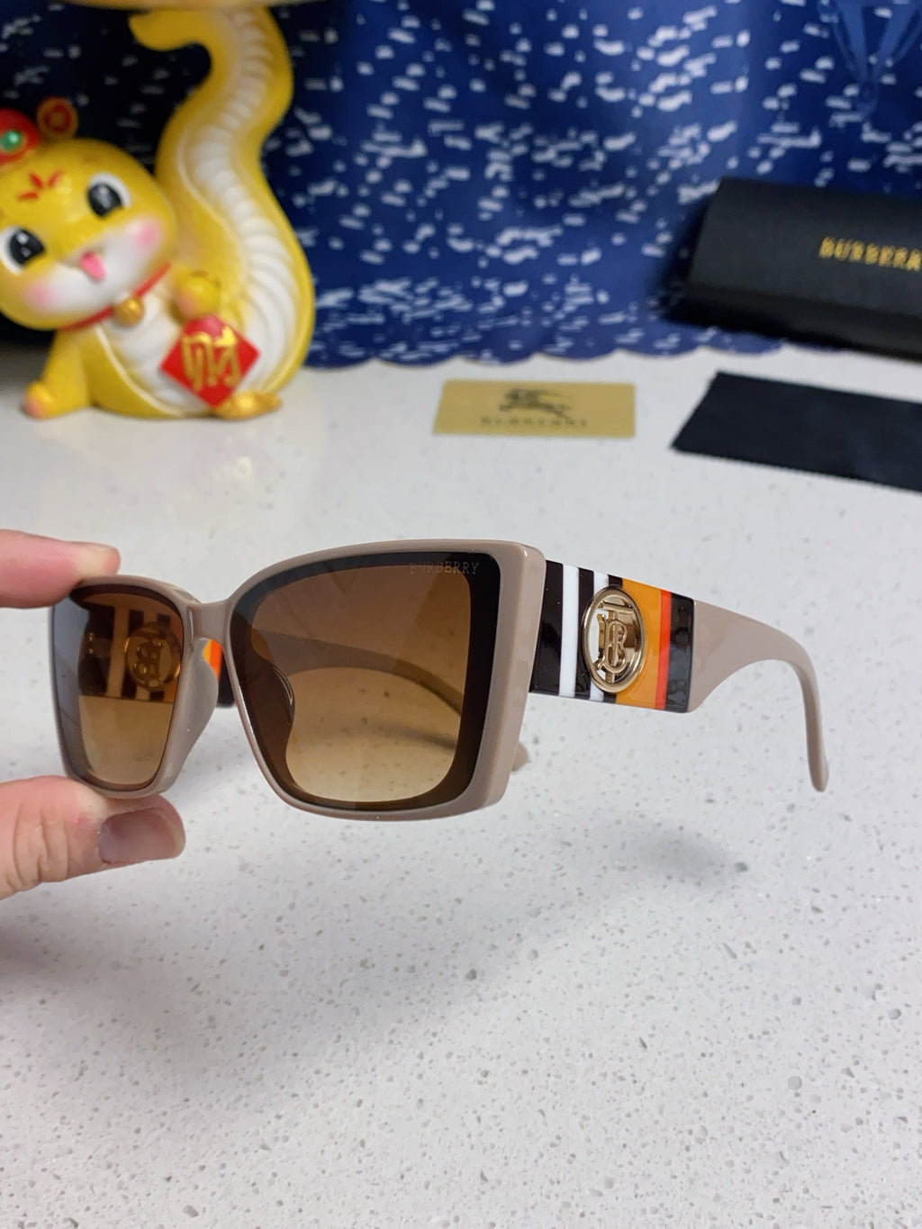 Burberry Fashion Brown Lens Sunglasses for Men & Women - 416034 - detail image 6