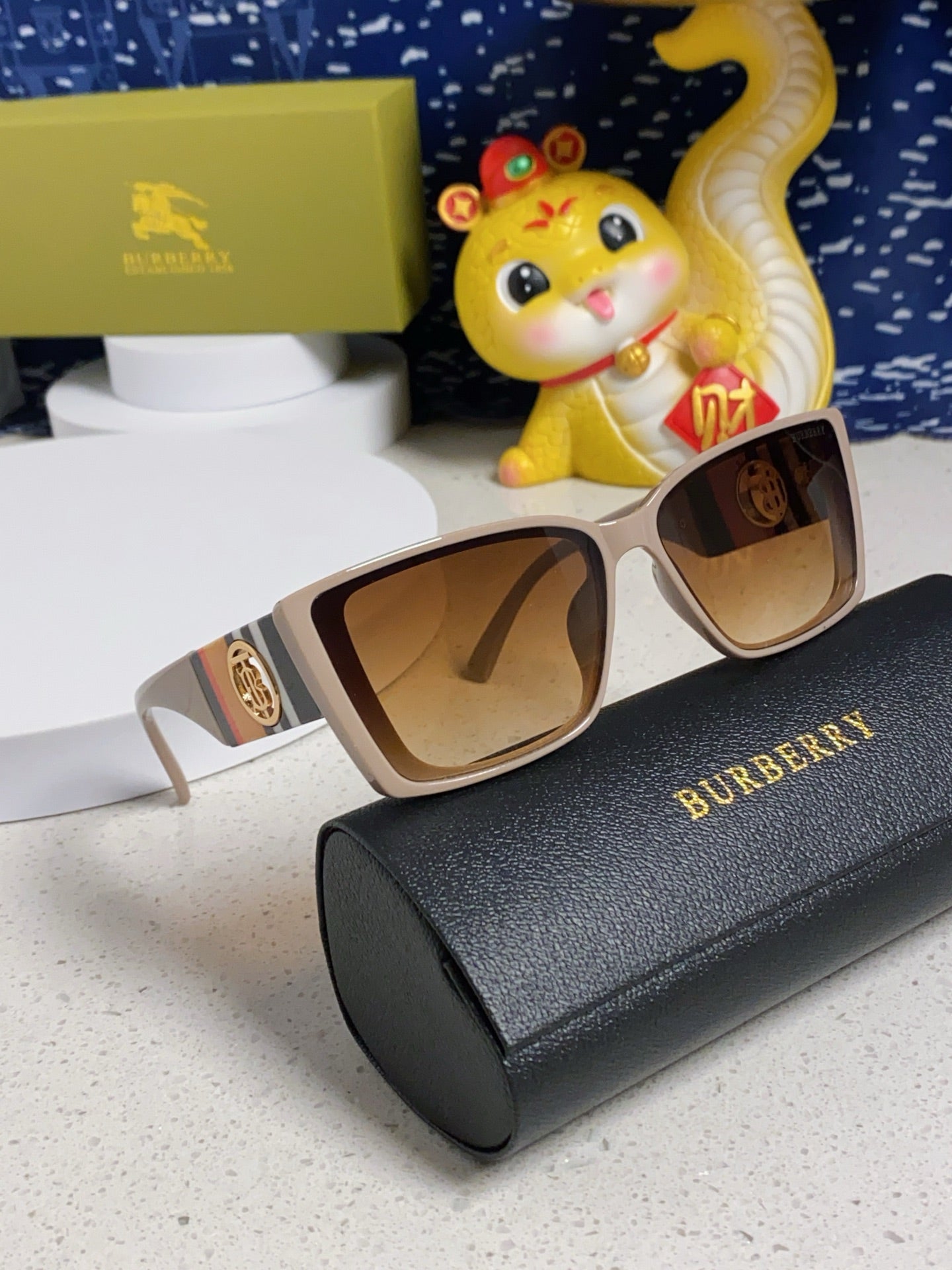 Burberry Fashion Brown Lens Sunglasses for Men & Women - 416034 - detail image 10