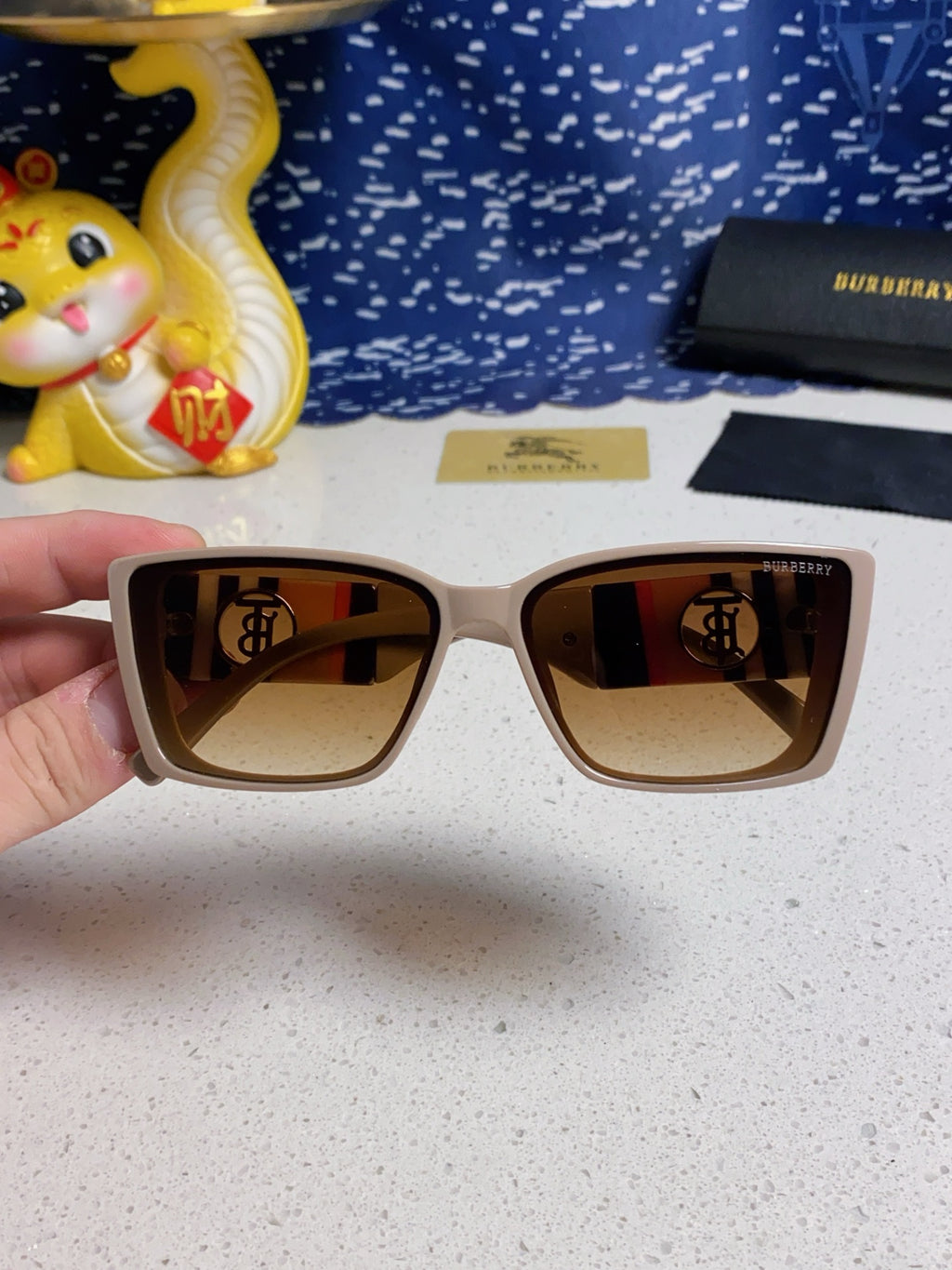 Burberry Fashion Brown Lens Sunglasses for Men & Women - 416034 - detail image 4