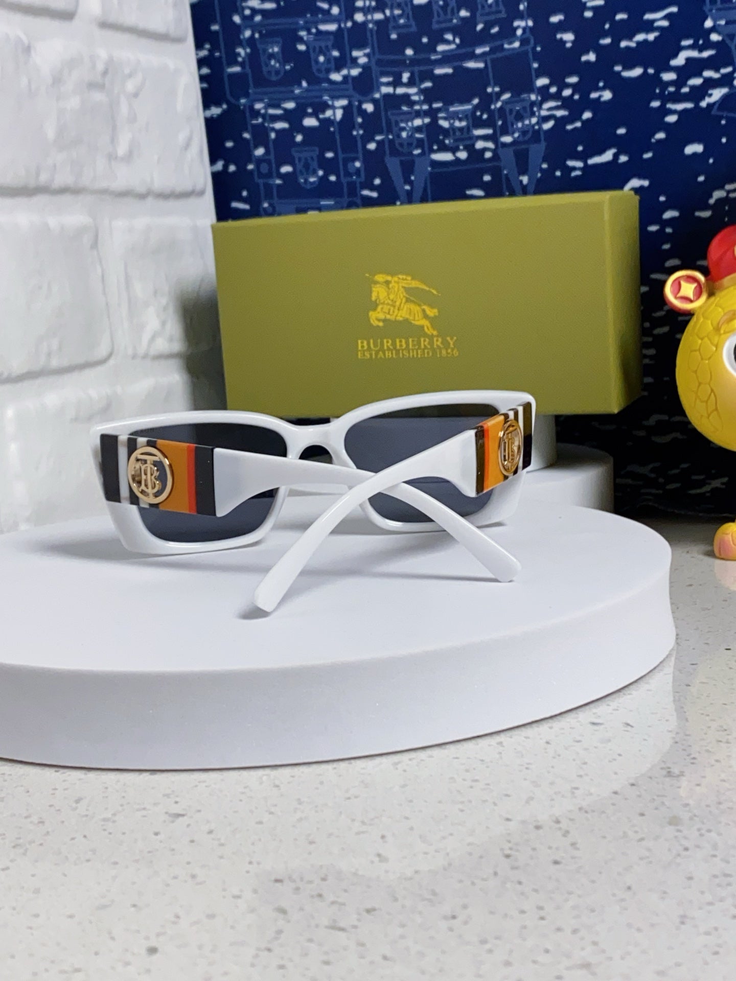 Burberry Fashion Silver Lens Sunglasses for Men & Women - 416035 - detail image 3