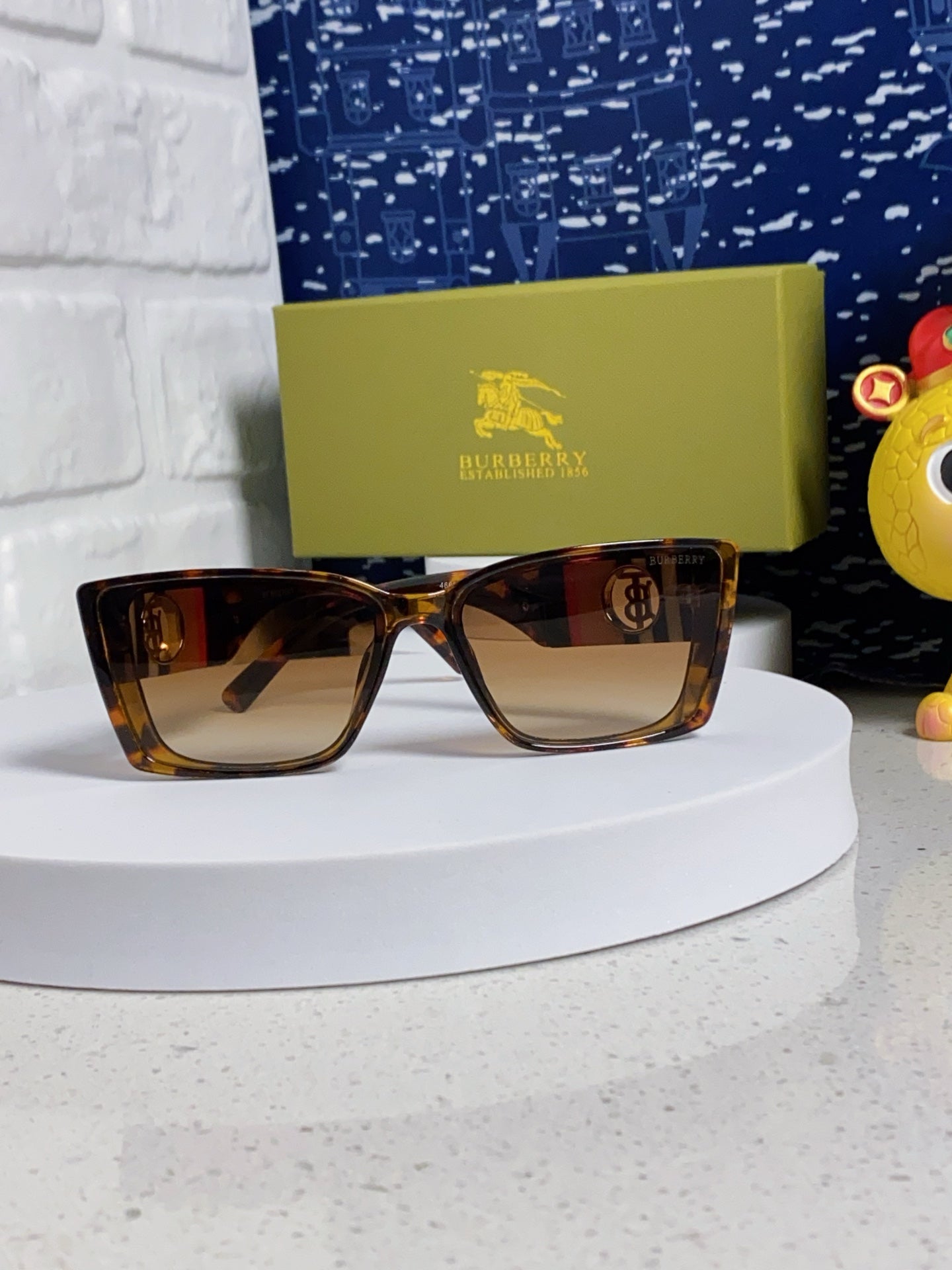 Burberry Fashion Brown Lens Sunglasses for Men & Women - 416036 - detail image 2