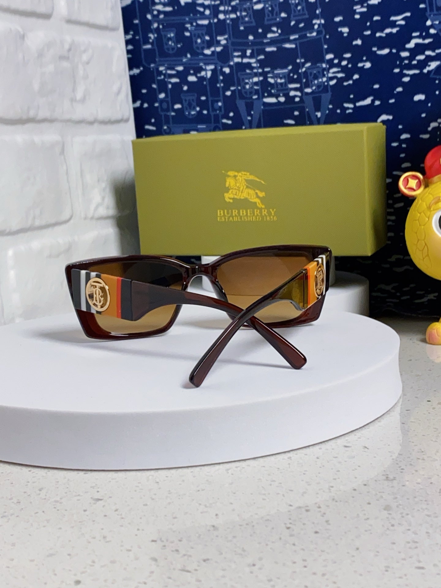 Burberry Fashion Brown Lens Sunglasses for Men & Women - 416037 - detail image 3