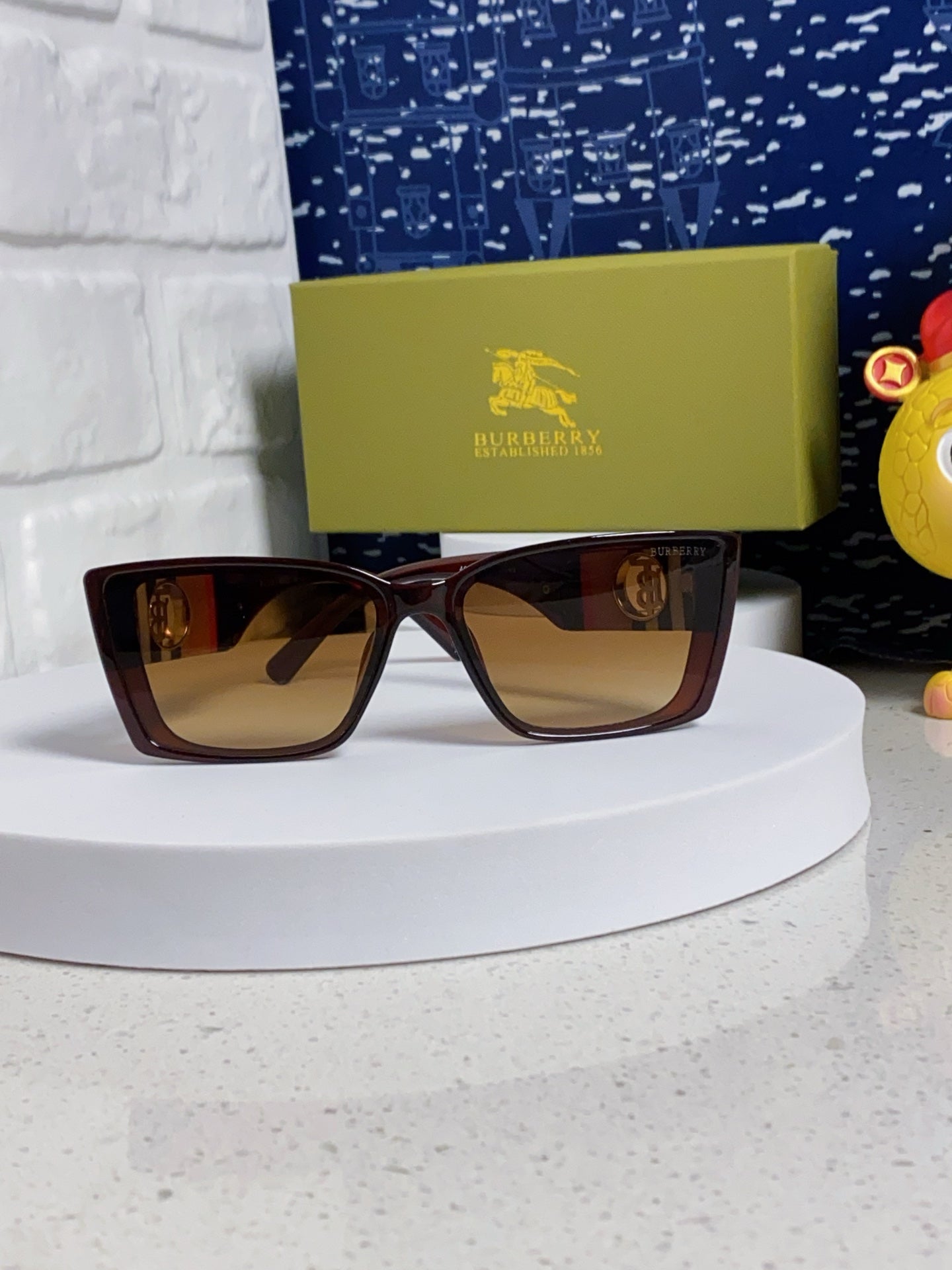Burberry Fashion Brown Lens Sunglasses for Men & Women - 416037 - detail image 2