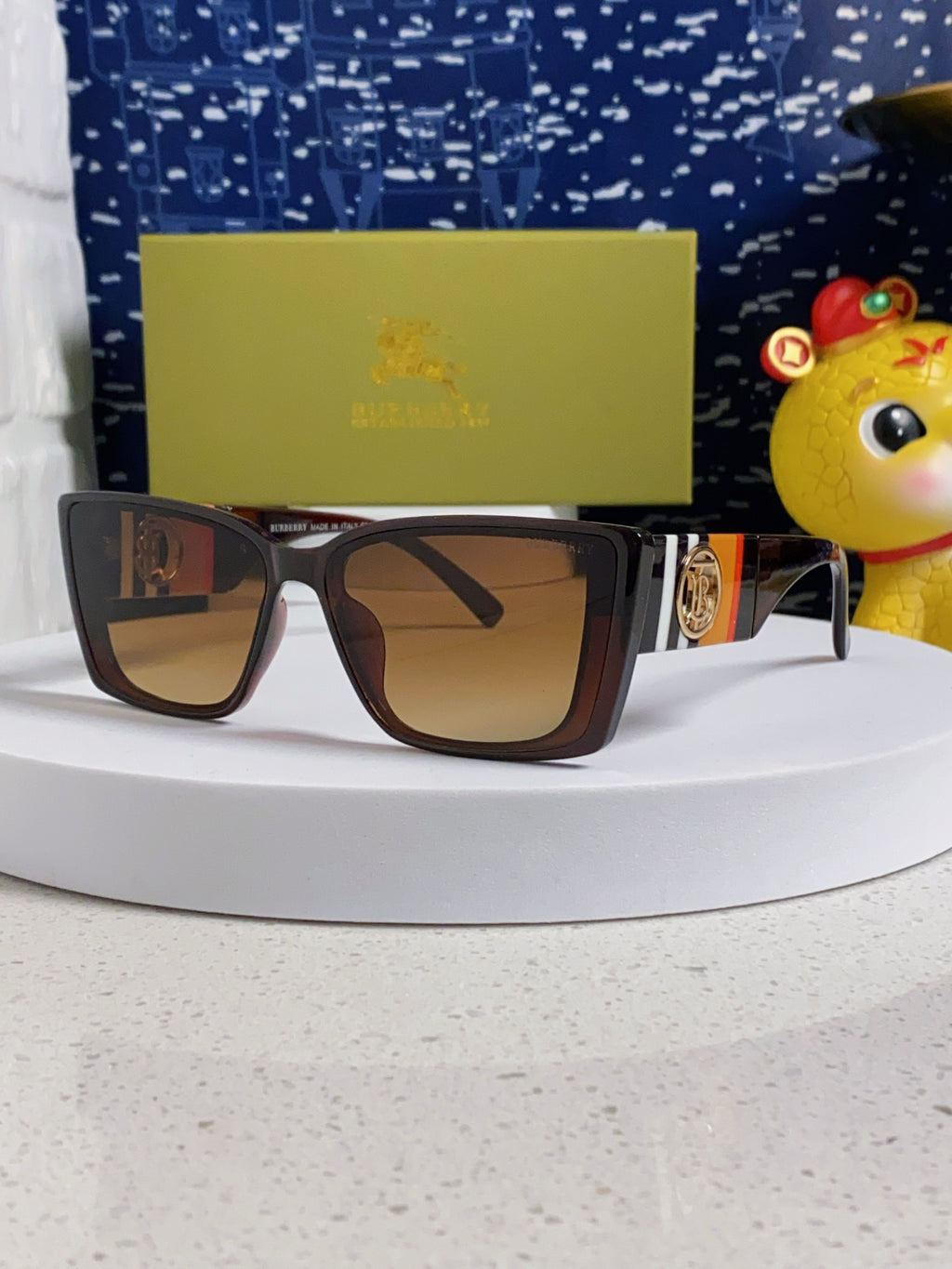 Burberry Fashion Brown Lens Sunglasses for Men & Women - 449587