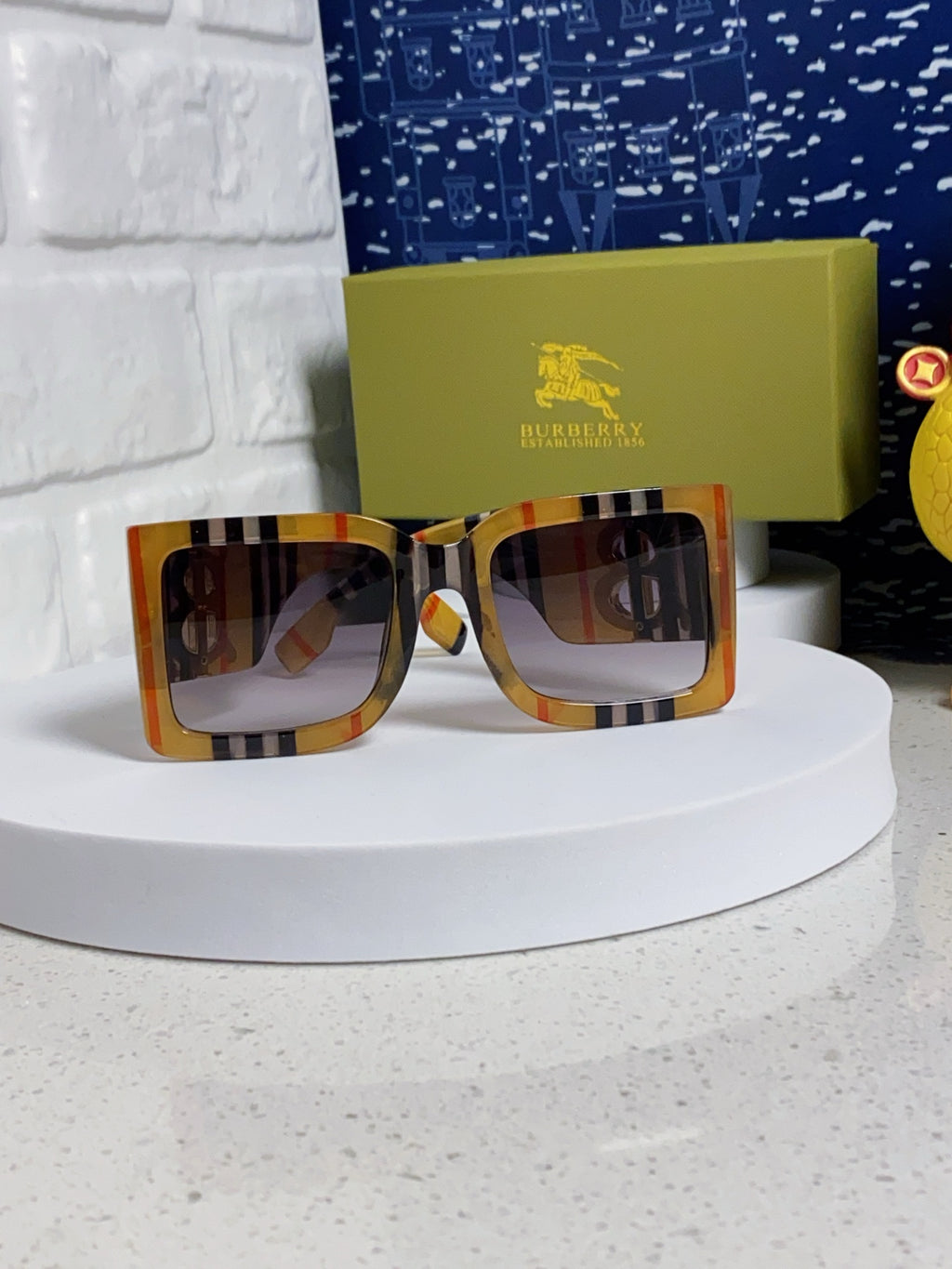 Burberry Oversized Brown Lens Sunglasses for Men & Women - 416027 - detail image 2