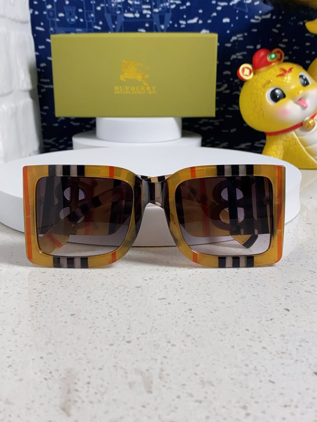 Burberry Oversized Brown Lens Sunglasses for Men & Women - 449577 - detail image 7