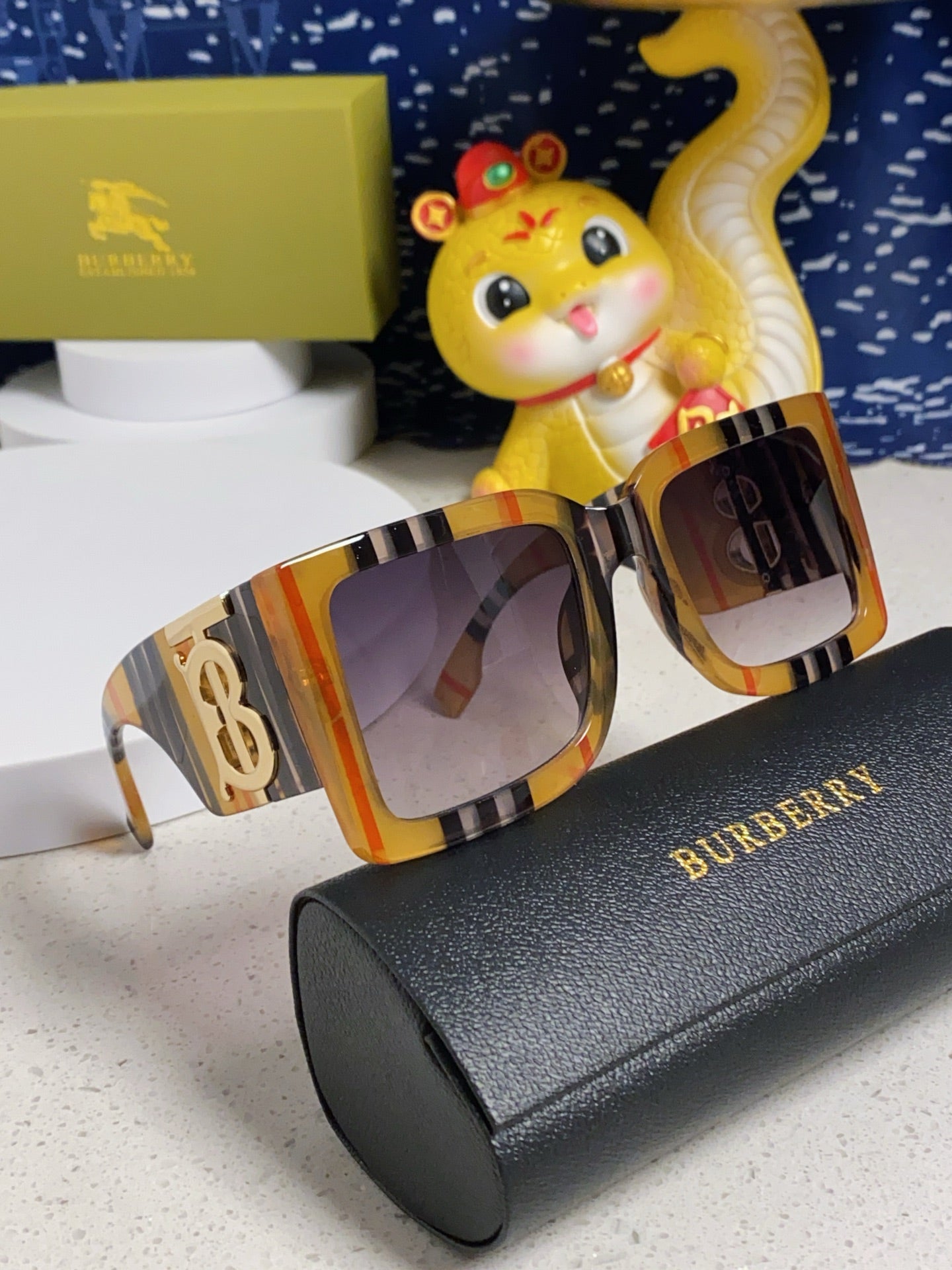 Burberry Oversized Brown Lens Sunglasses for Men & Women - 416027 - detail image 8