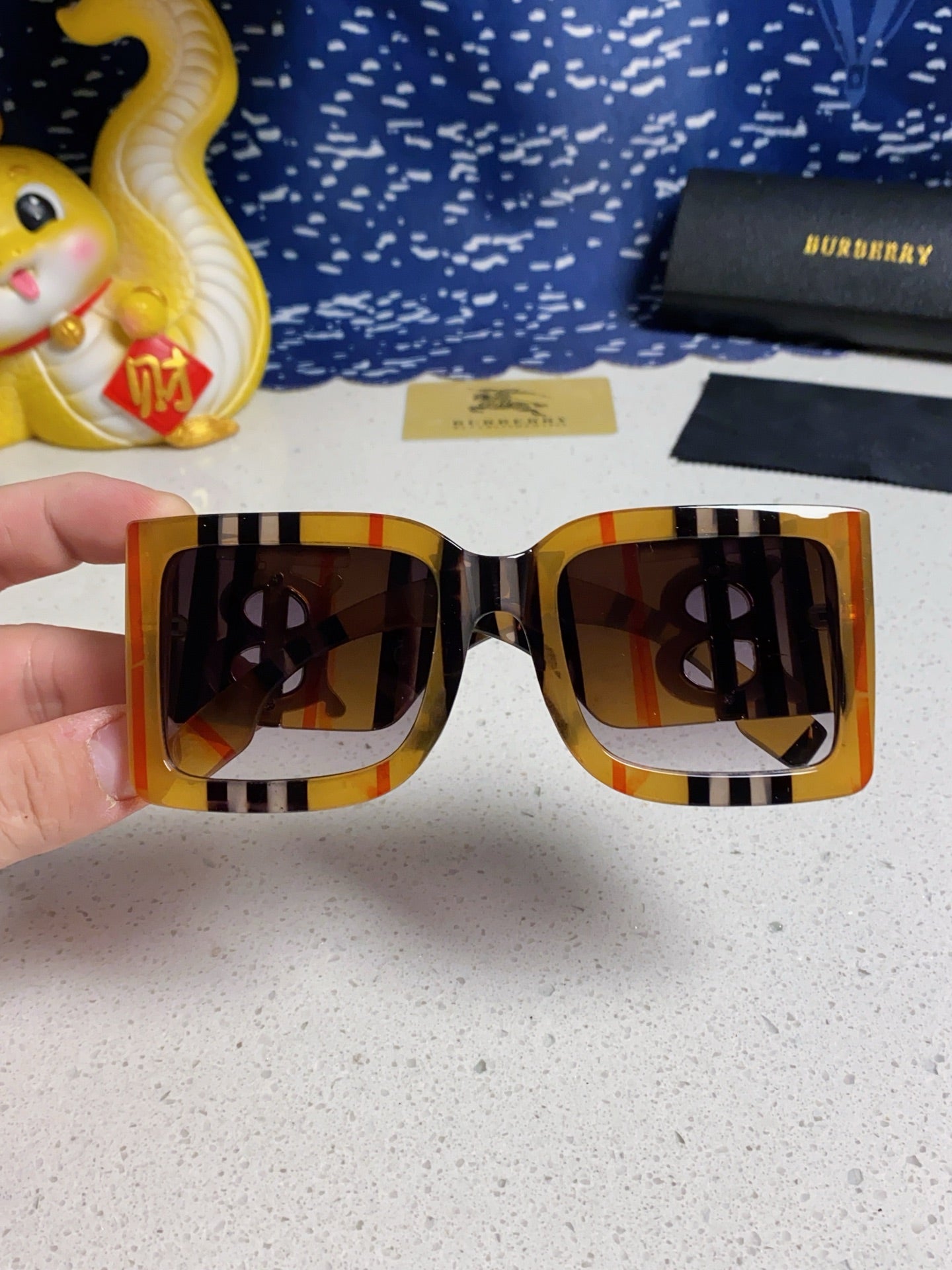 Burberry Oversized Brown Lens Sunglasses for Men & Women - 449577 - detail image 4