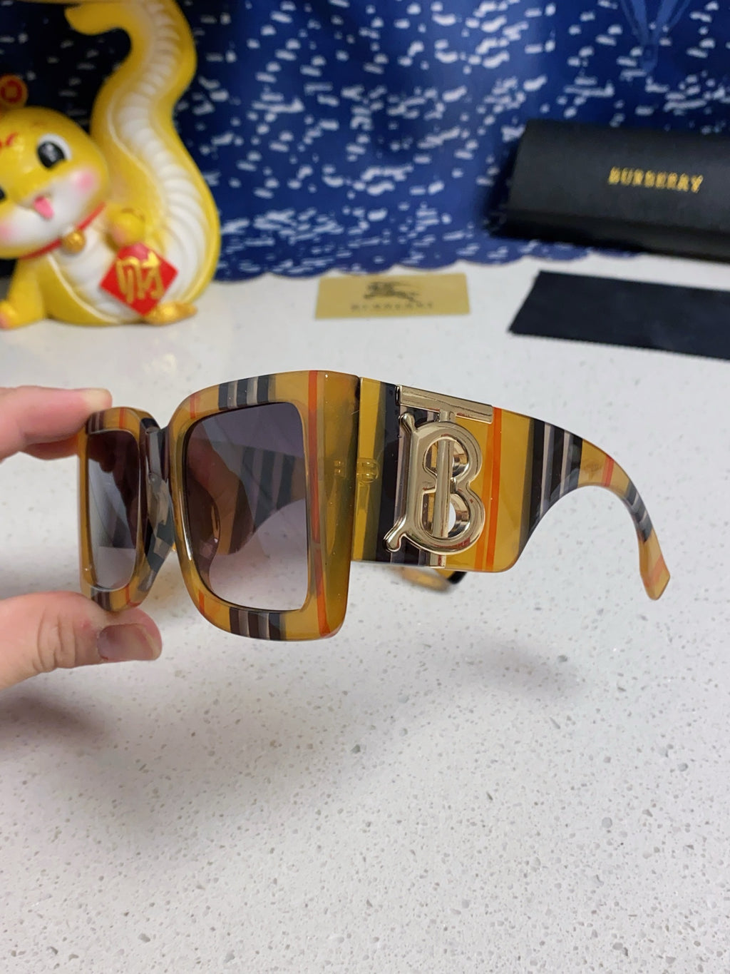 Burberry Oversized Brown Lens Sunglasses for Men & Women - 449577 - detail image 6