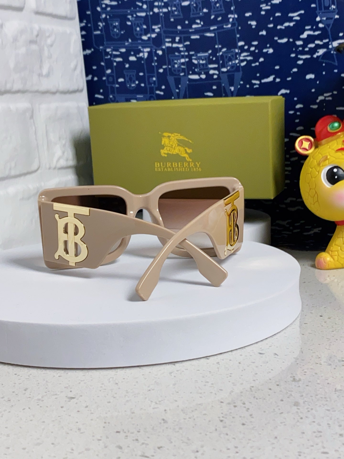 Burberry Oversized Brown Lens Sunglasses for Men & Women - 416029 - detail image 3
