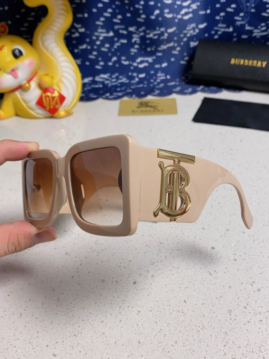 Burberry Oversized Brown Lens Sunglasses for Men & Women - 449579 - detail image 6