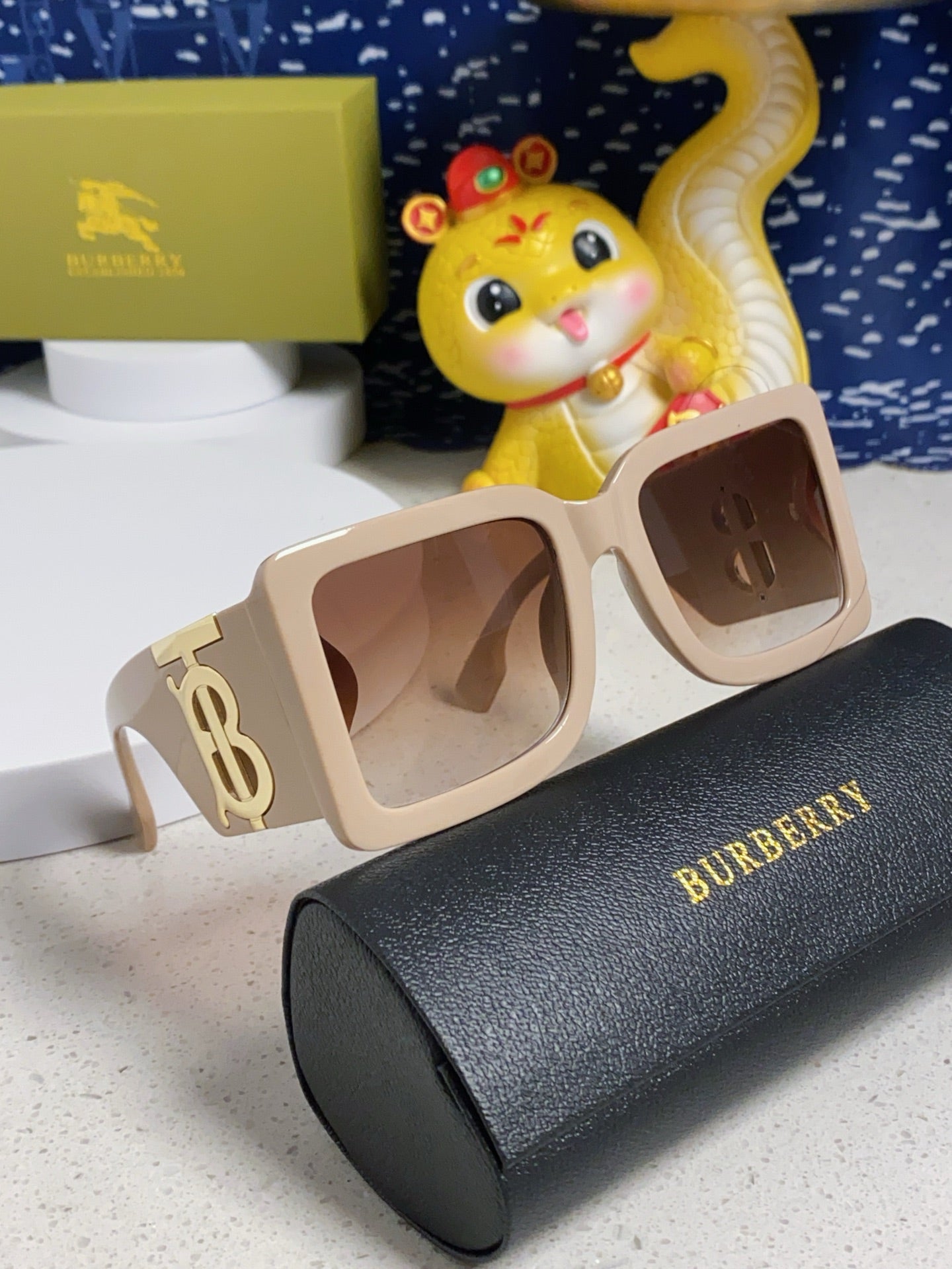 Burberry Oversized Brown Lens Sunglasses for Men & Women - 416029 - detail image 8