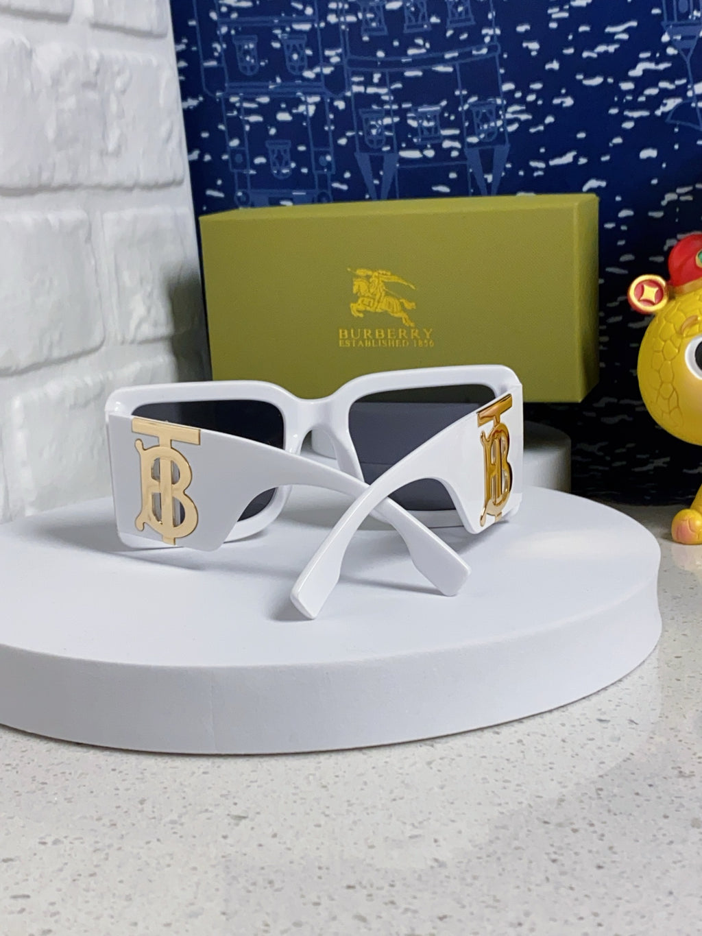 Burberry Oversized Silver Lens Sunglasses for Men & Women - detail image 3