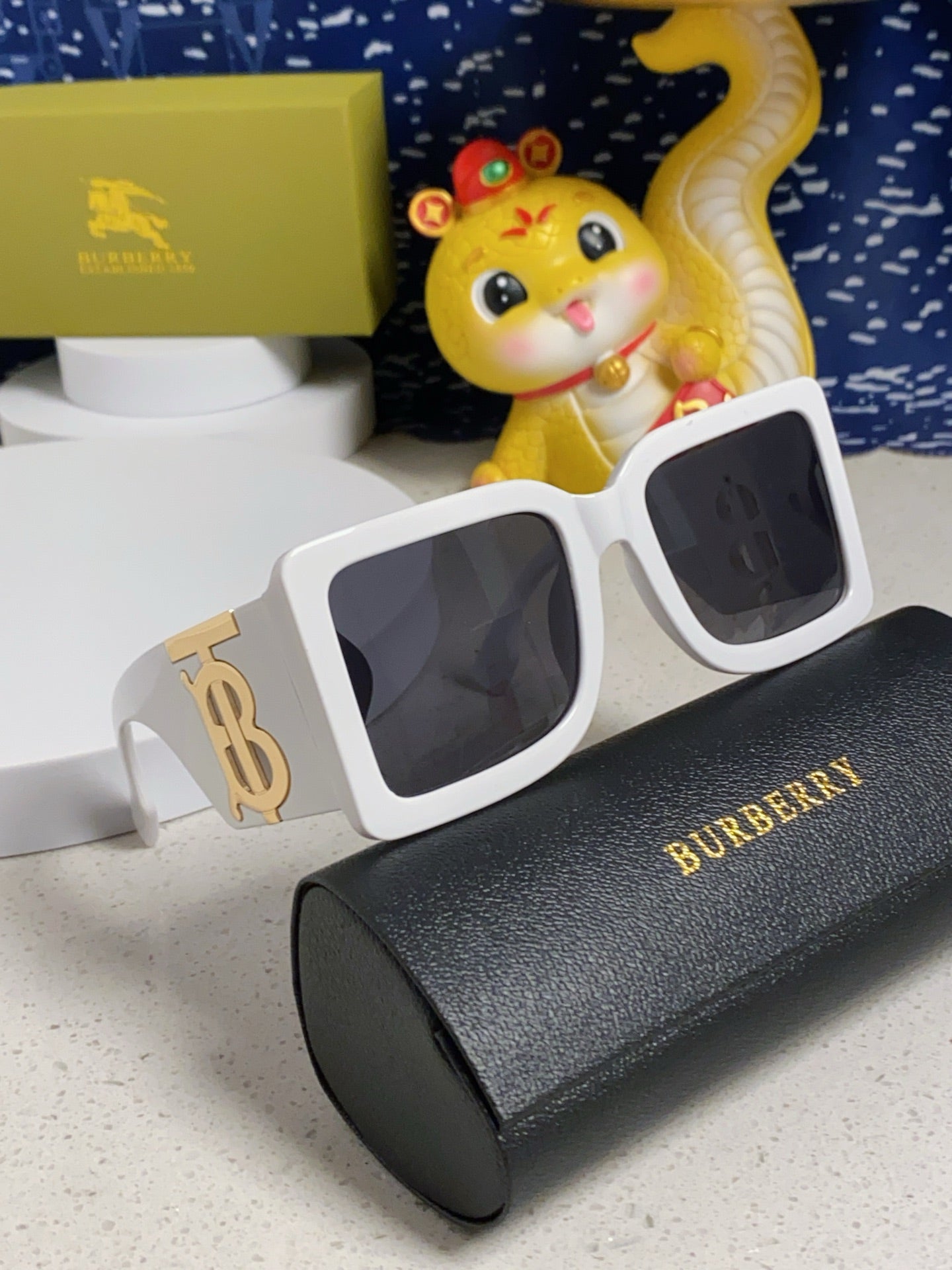 Burberry Oversized Silver Lens Sunglasses for Men & Women - detail image 8