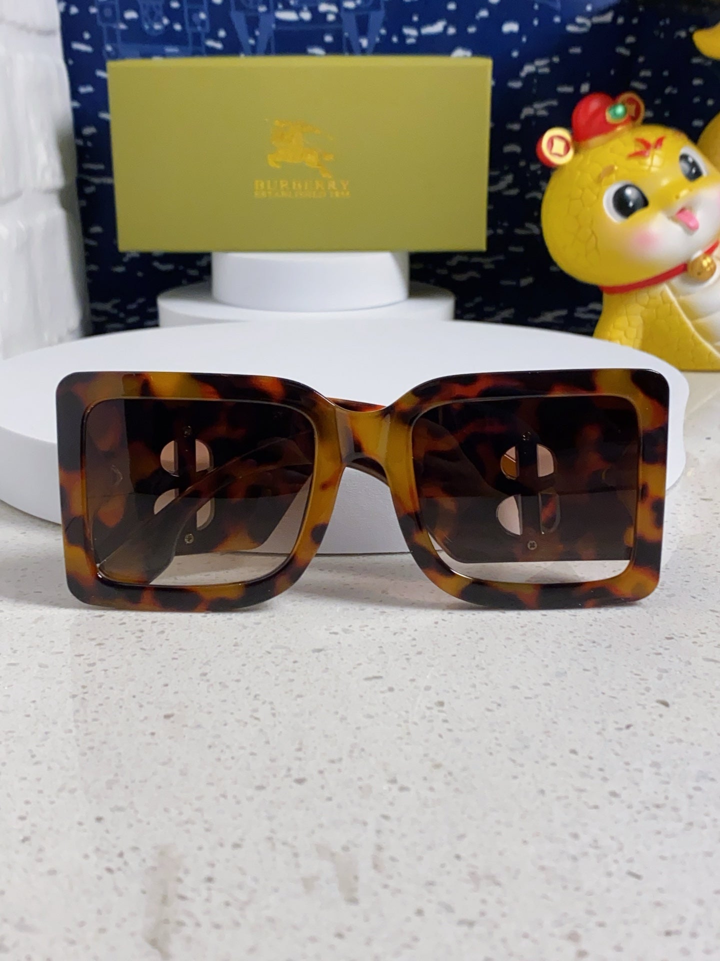 Burberry Oversized Brown Lens Sunglasses for Men & Women - 449582 - detail image 8