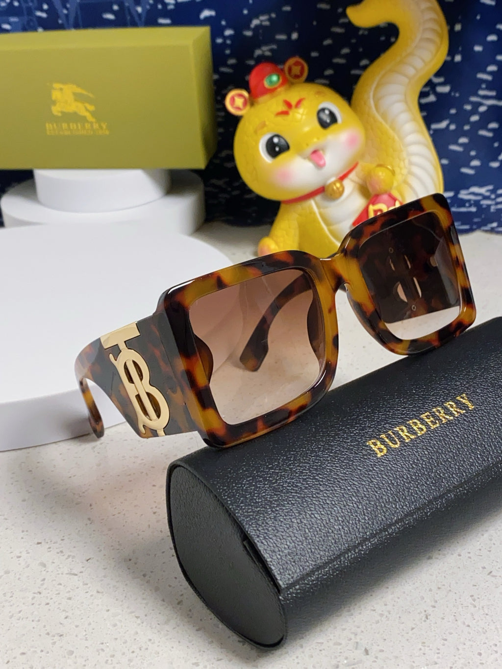 Burberry Oversized Brown Lens Sunglasses for Men & Women - 449582 - detail image 9