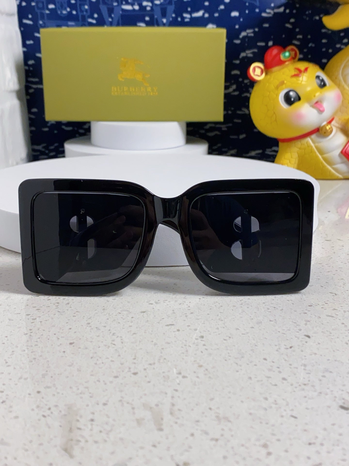 Burberry Oversized Gold Lens Sunglasses for Men & Women - 416033 - detail image 8
