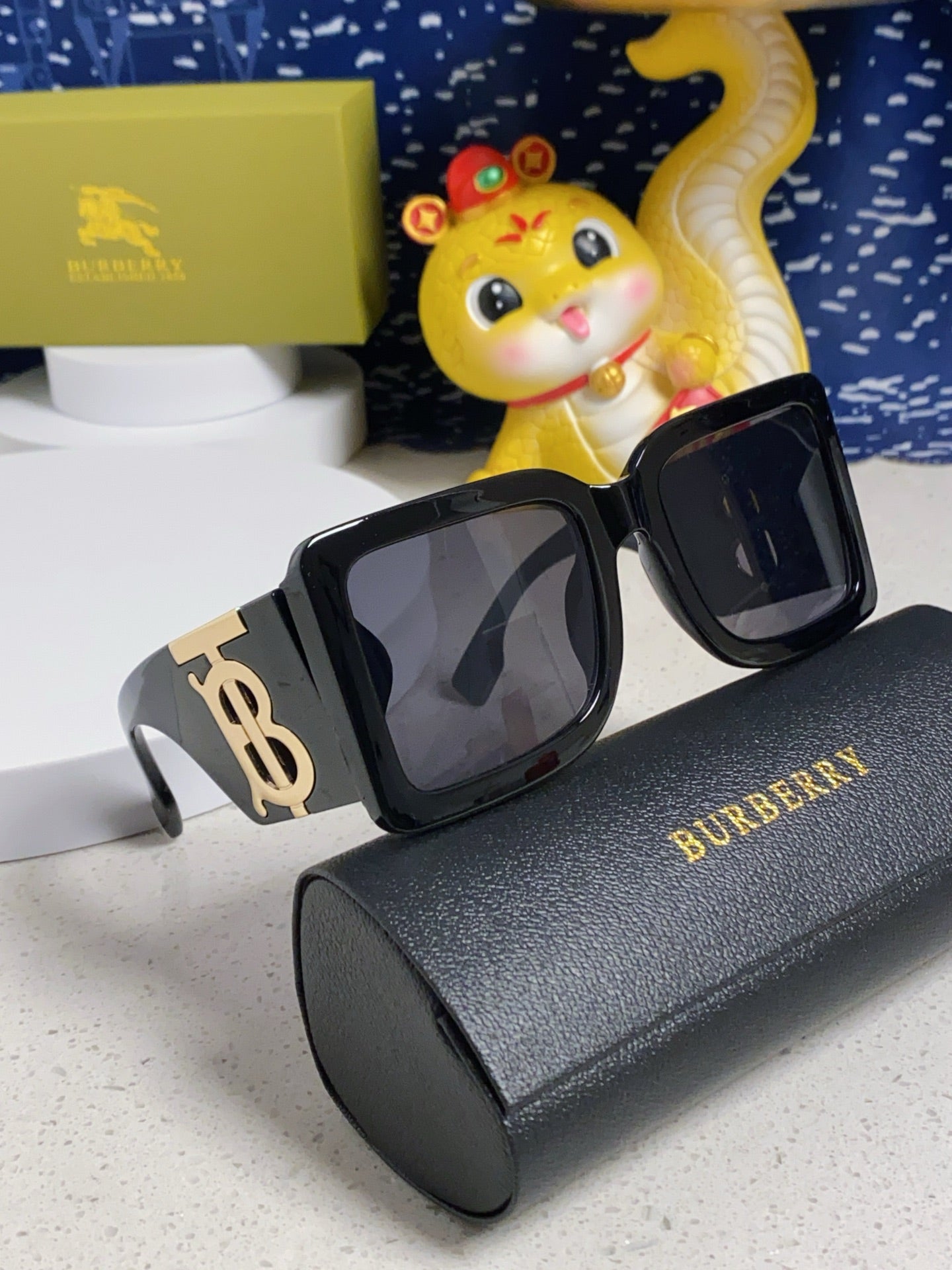 Burberry Oversized Gold Lens Sunglasses for Men & Women - 416033 - detail image 9