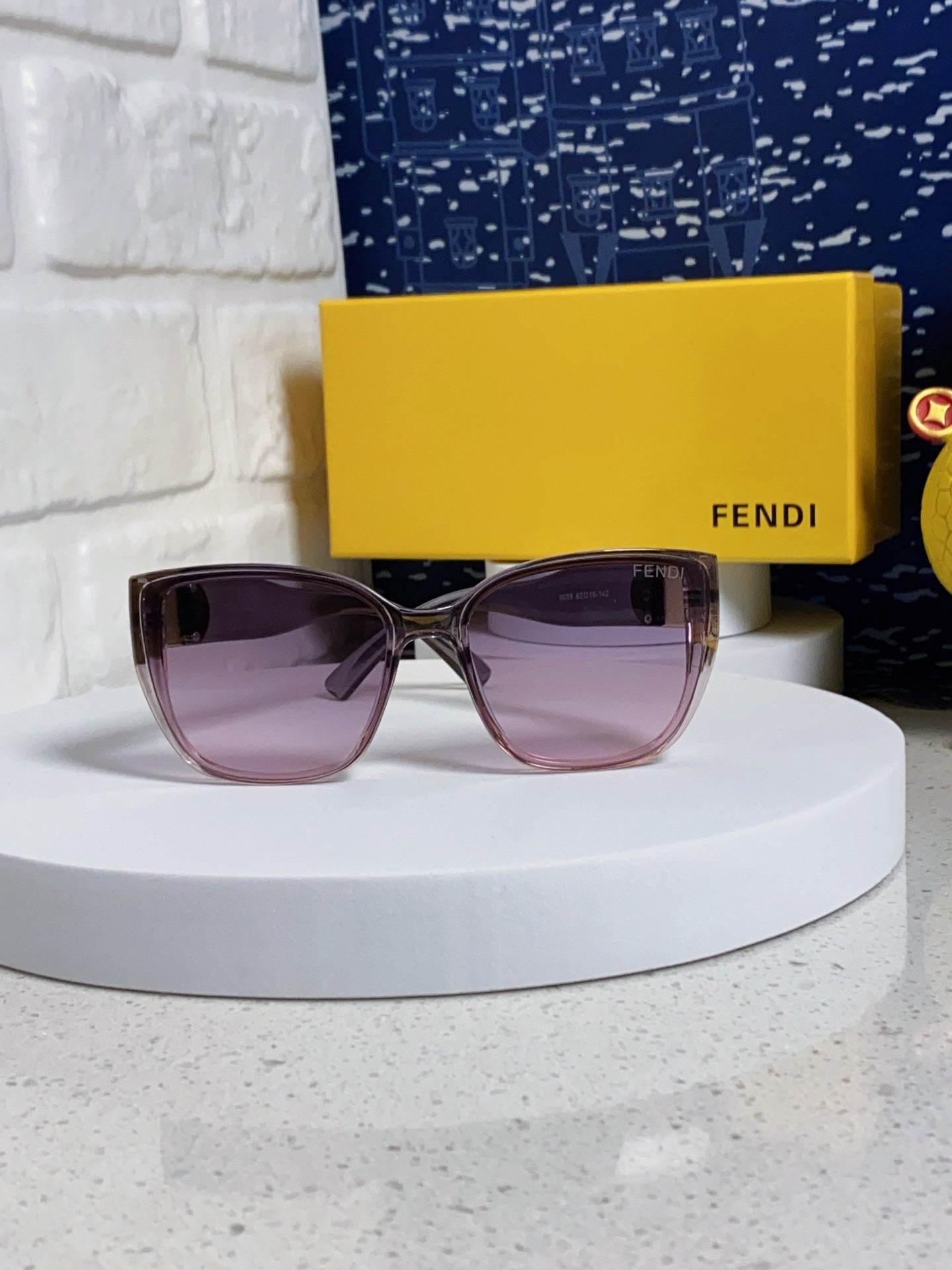 Fendi Polarized Cat-Eye Silver Lens Sunglasses for Men & Women - 449813 - detail image 2