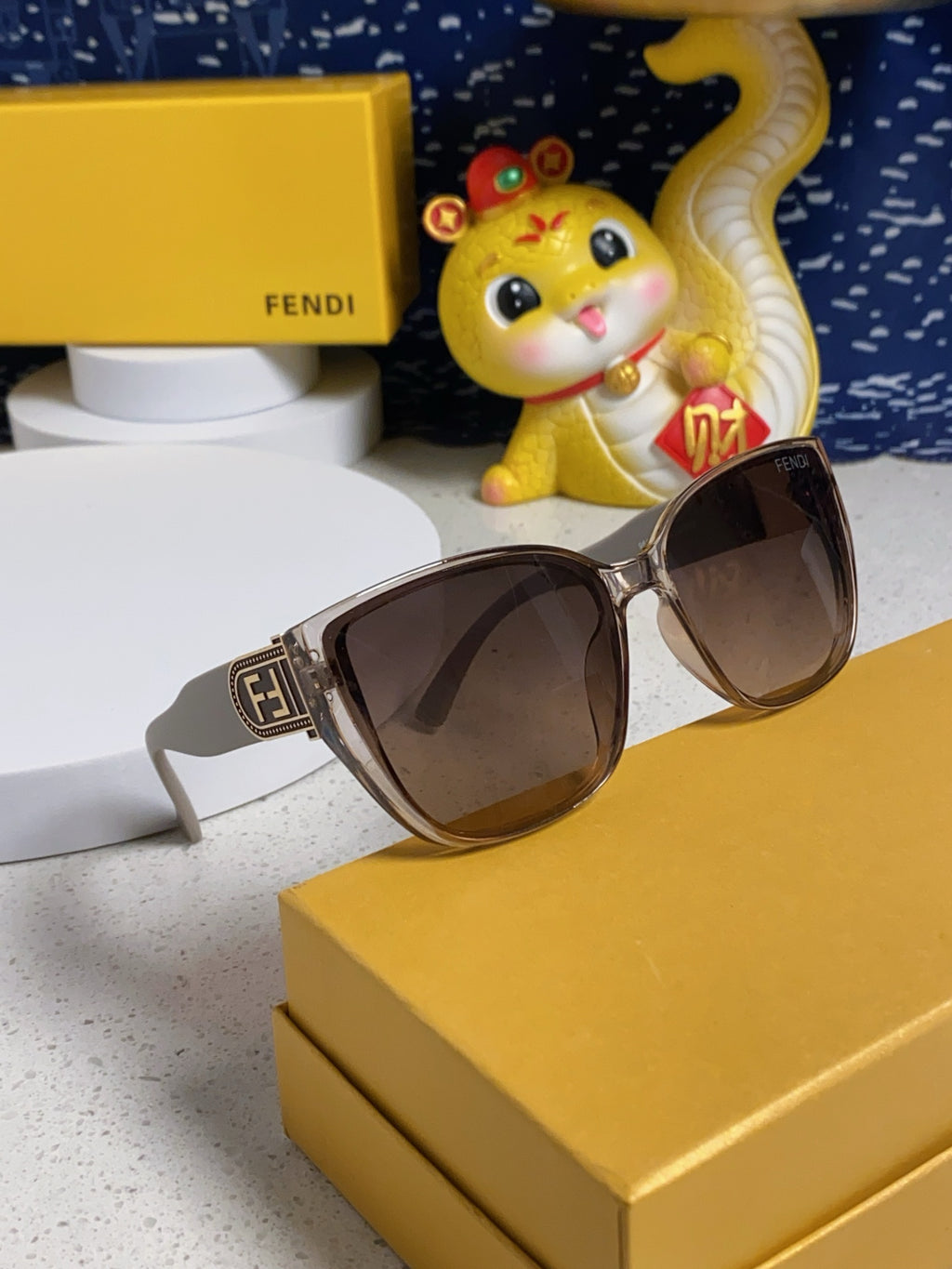 Fendi Polarized Cat-Eye Brown Lens Sunglasses for Men & Women - 449814 - detail image 10