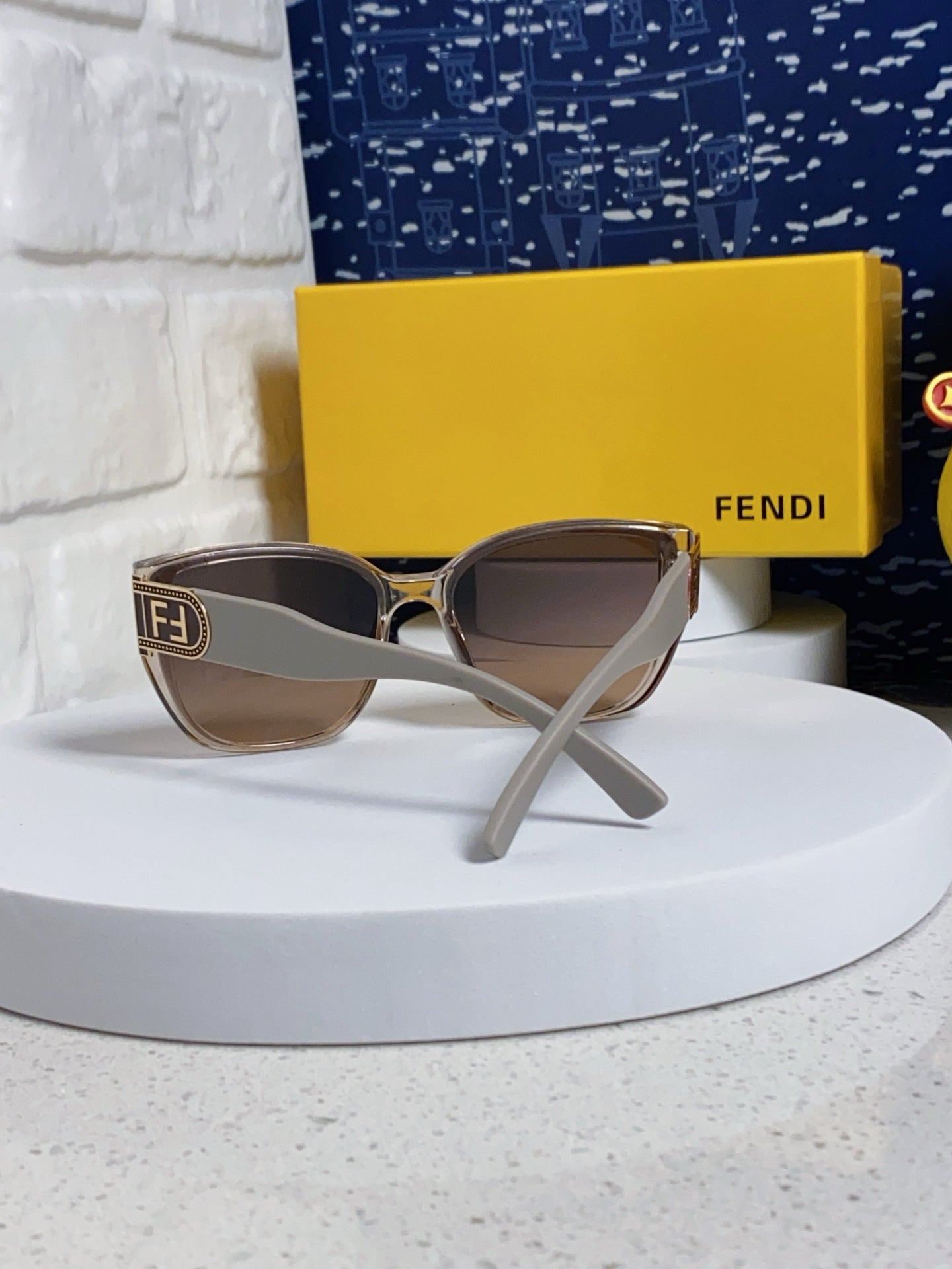 Fendi Polarized Cat-Eye Brown Lens Sunglasses for Men & Women - 449814 - detail image 3