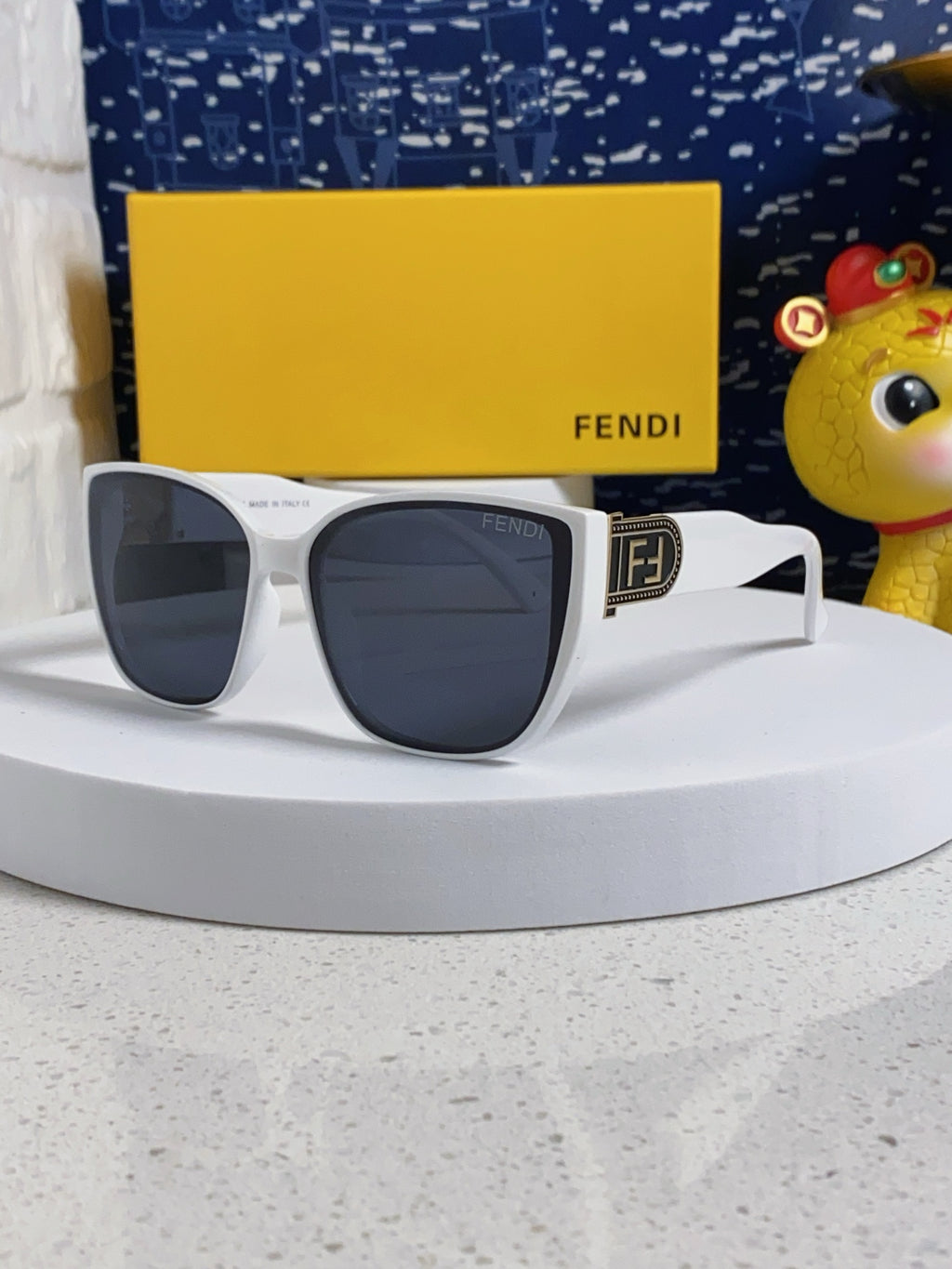 Fendi Polarized Cat-Eye Silver Lens Sunglasses for Men & Women - 449816